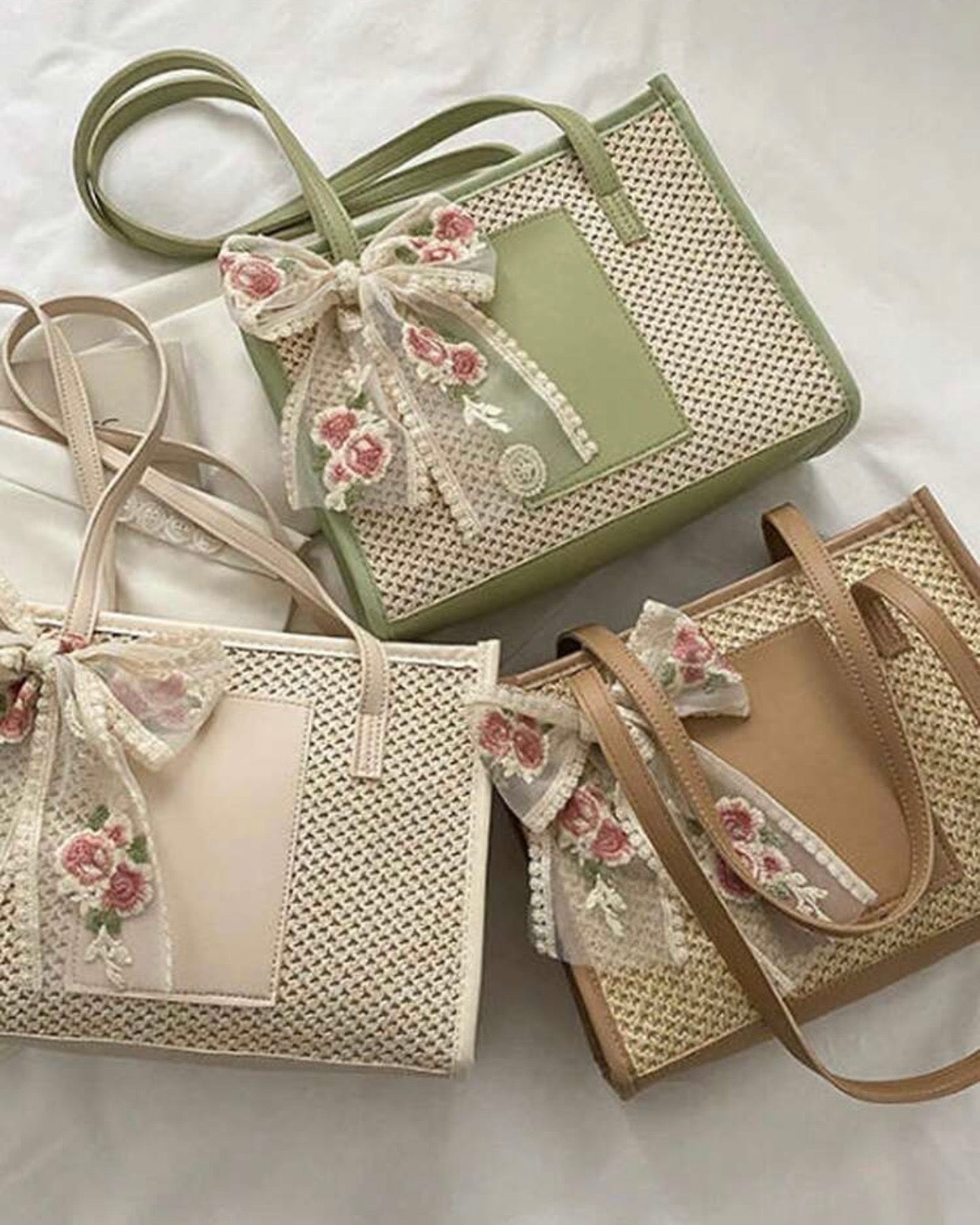 Women’s Large Capacity Straw Tote Bag with Scarf