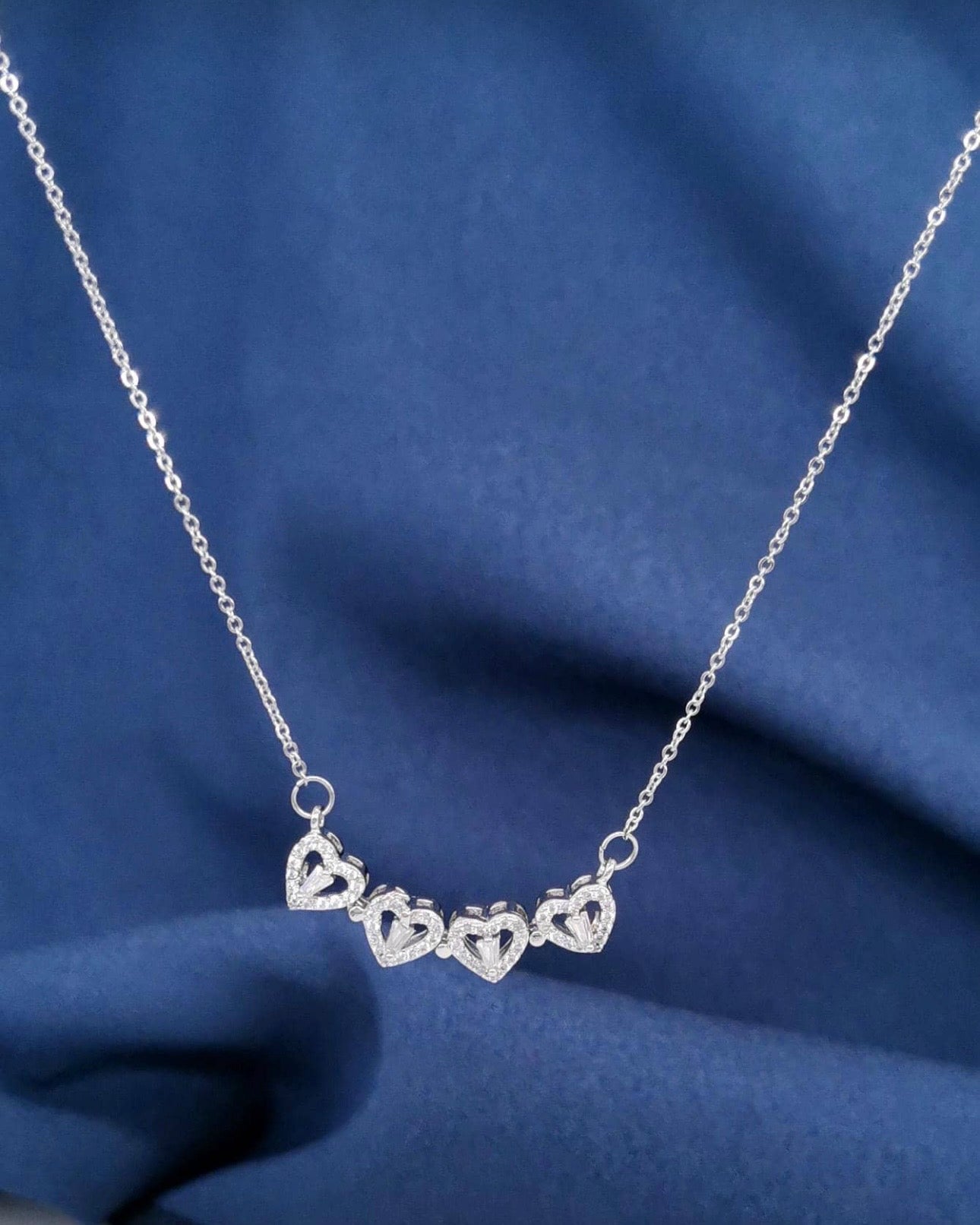 Exquisite Rhinestone Four Leaf Clover Pendant Necklace