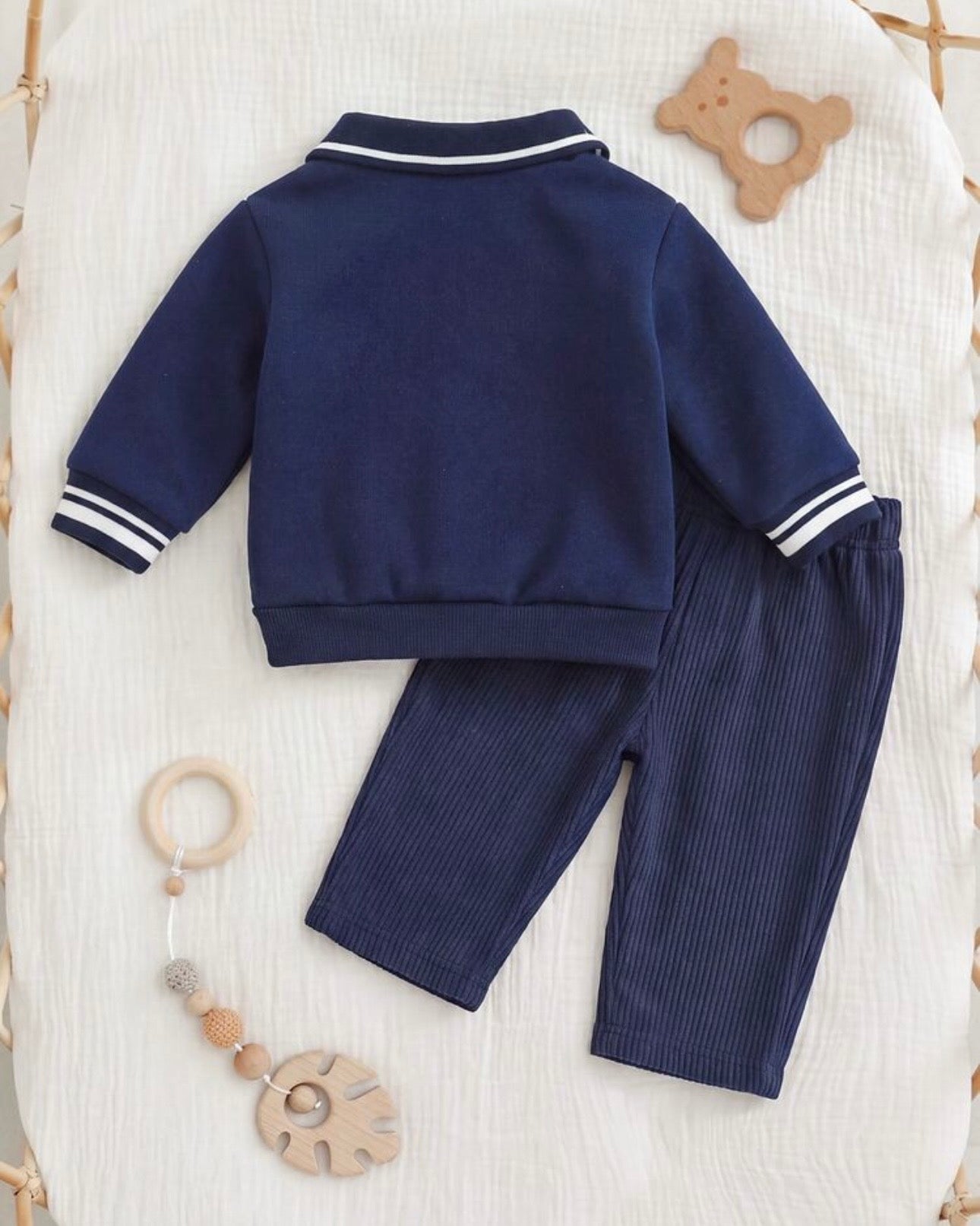 2pcs Baby Boy Bear Knit Pullover Sweatshirt & Blue Winter Pants