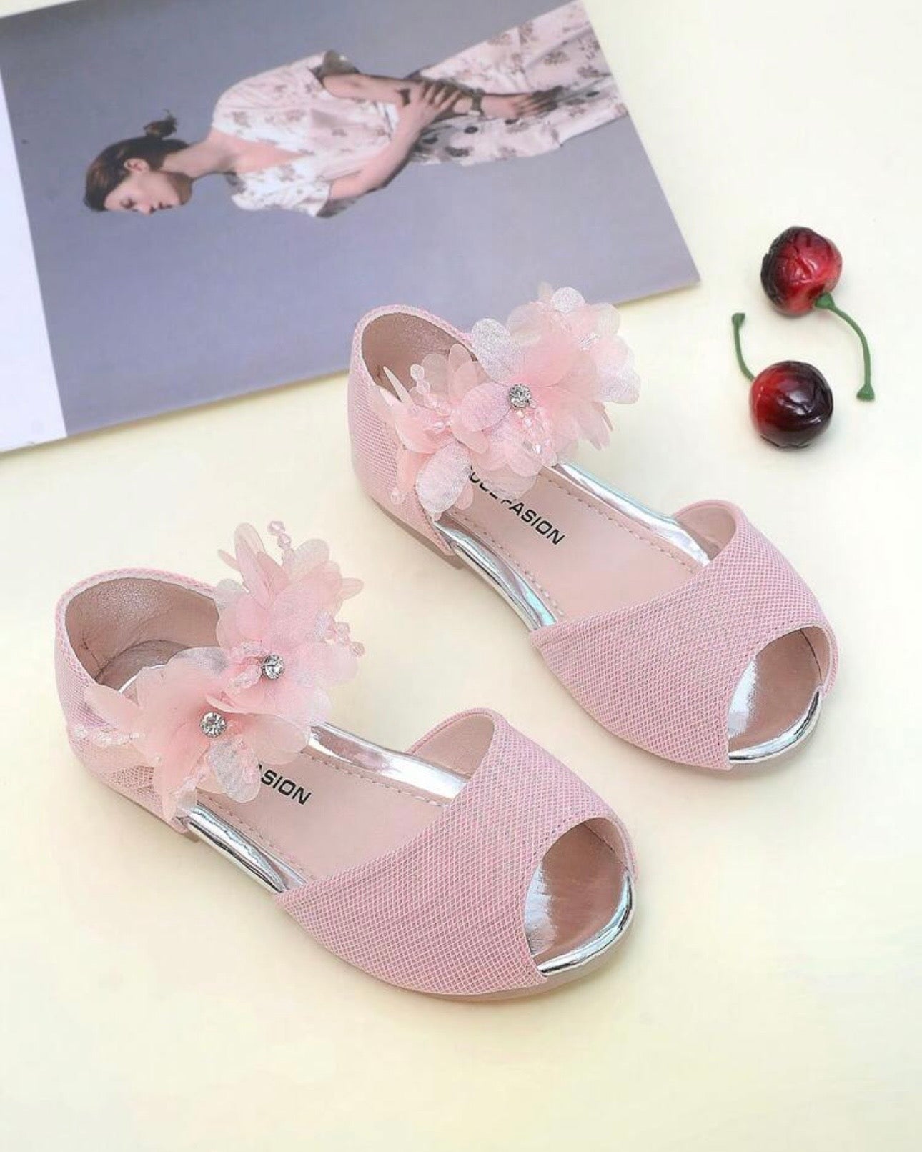 1 Pair Pink Princess Lace-Up Non-Slip Flat Sandals