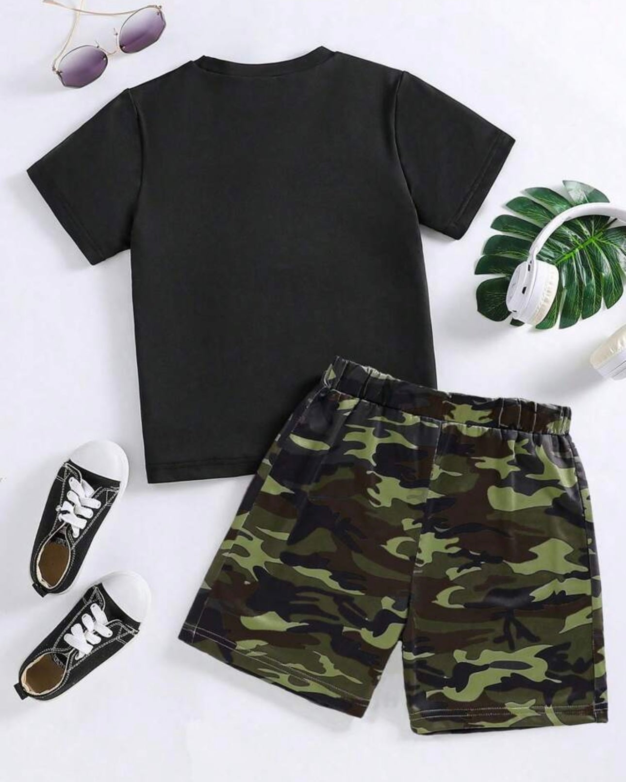 Summer Outfit - Camo Patchwork Design Breathable Short Sleeve Top And Camo Shorts