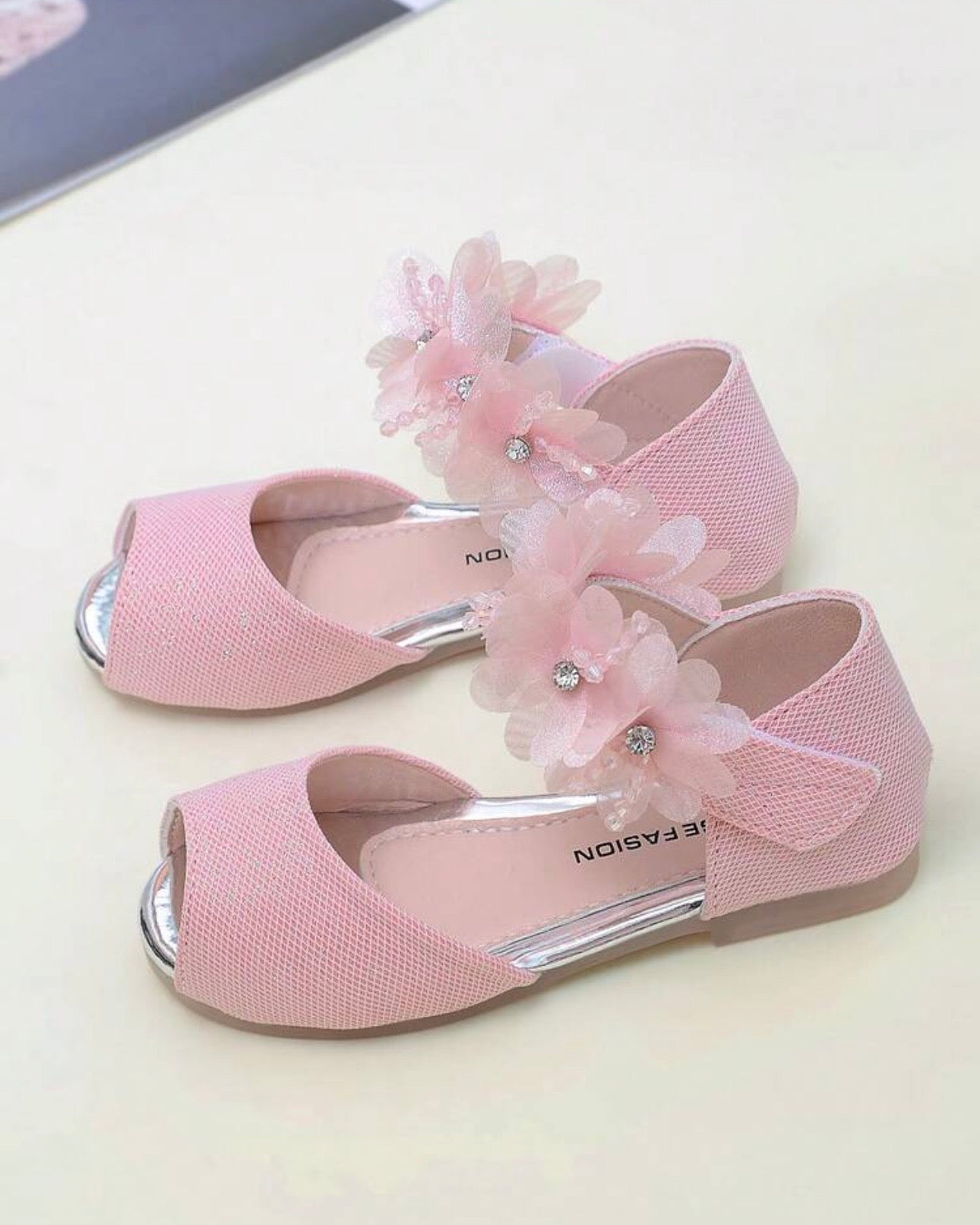 1 Pair Pink Princess Lace-Up Non-Slip Flat Sandals