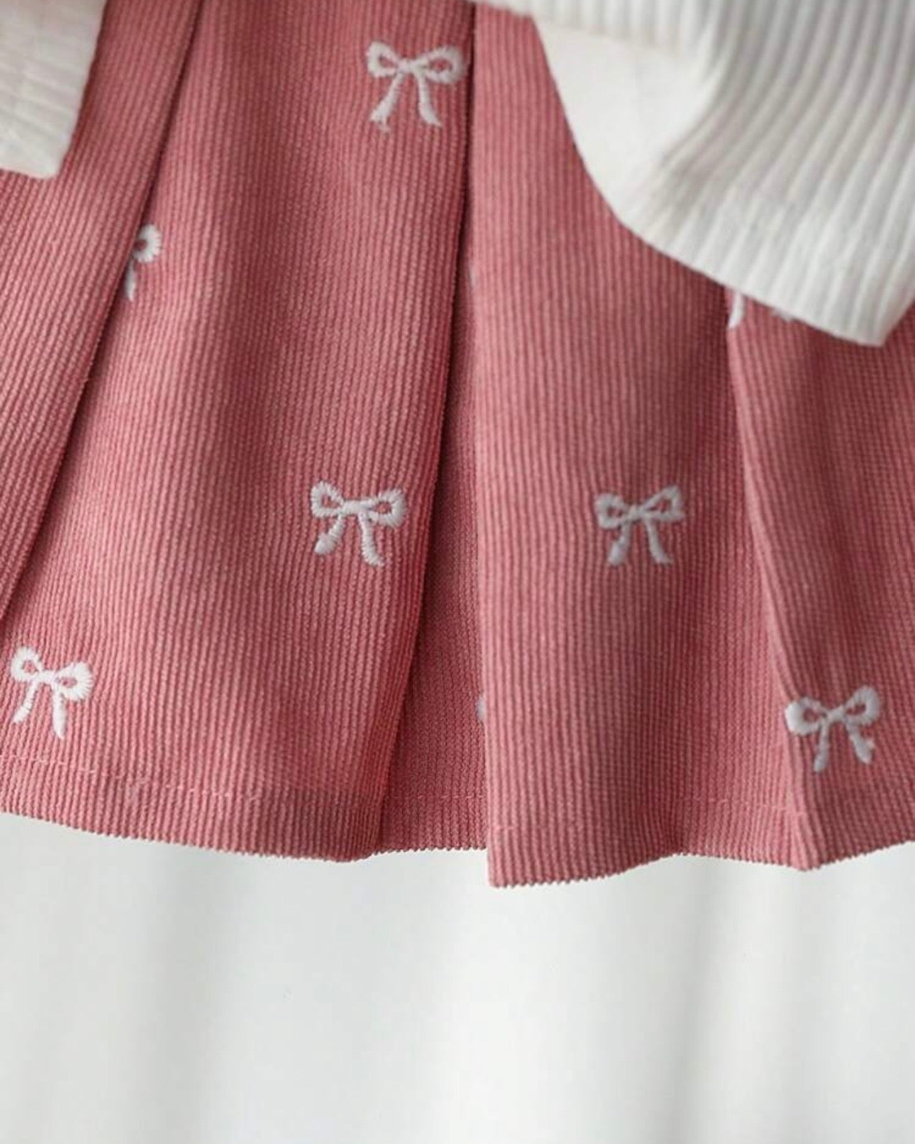 2pcs White Baby Girl Bowknot-Shape Embroidery Sleeveless Top and Pink Pleated Skirt