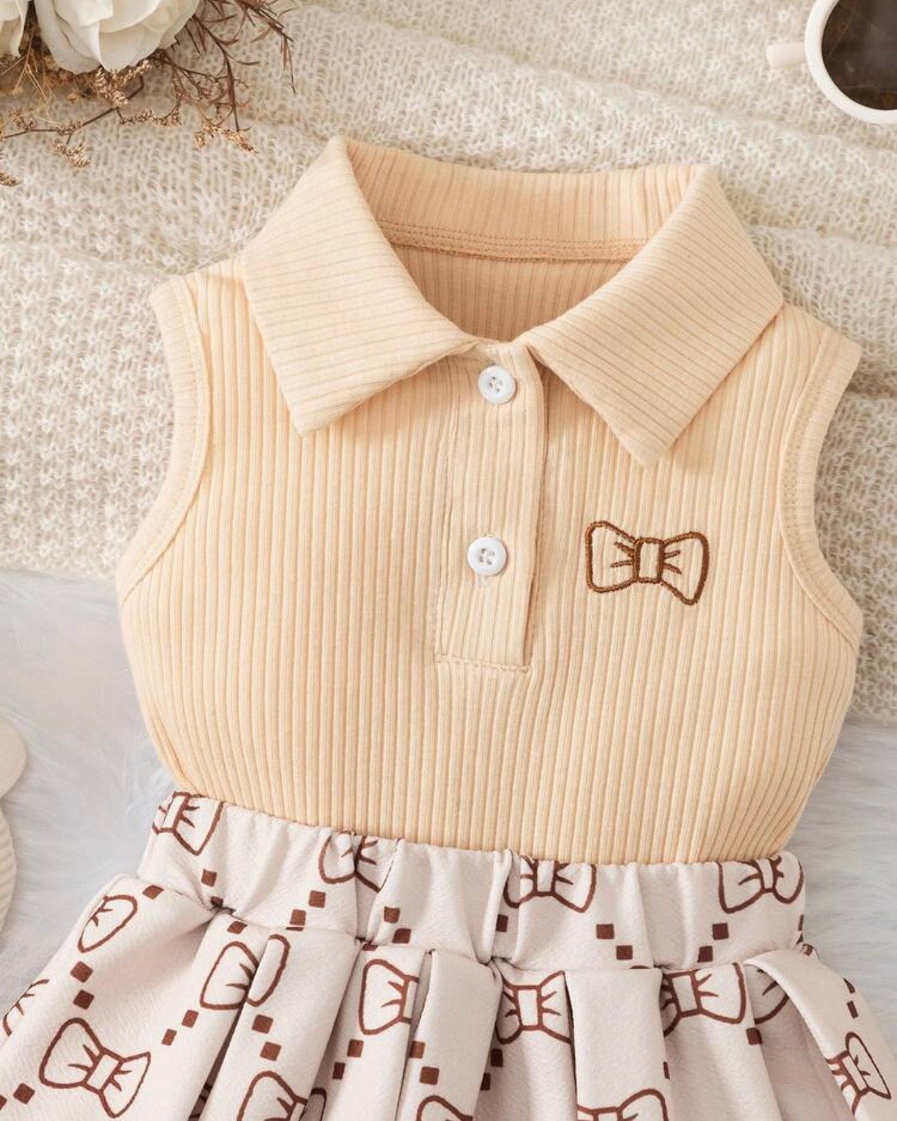 2pcs Beige Baby Girl Bowknot-Shape Embroidery Sleeveless Top&Short Pleated Skirt