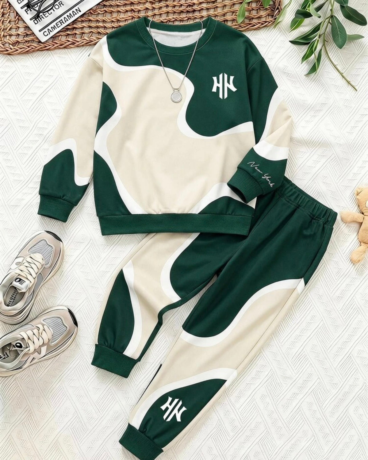 Young Boy Green Geometric Sweatshirt And Joggers Pants Set