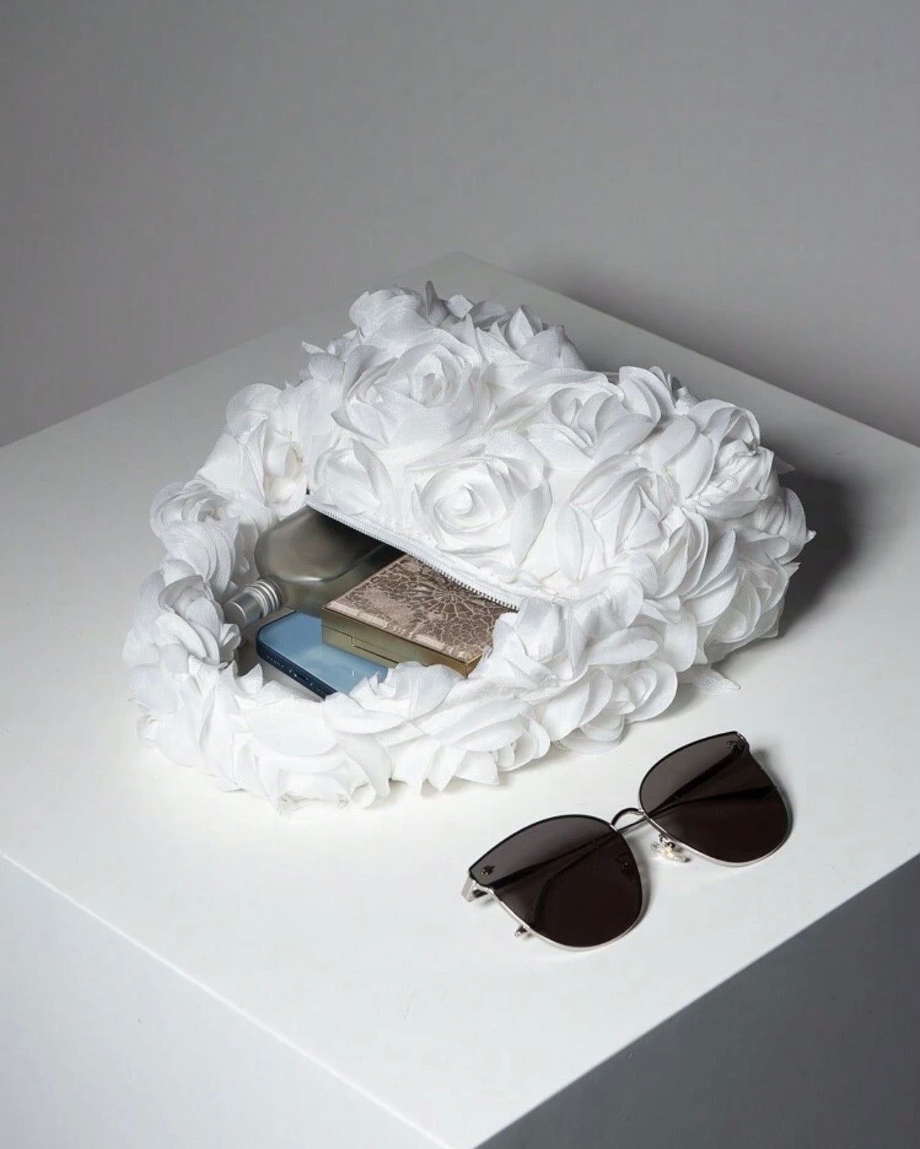 White Rose Pattern  Elegant Handbag