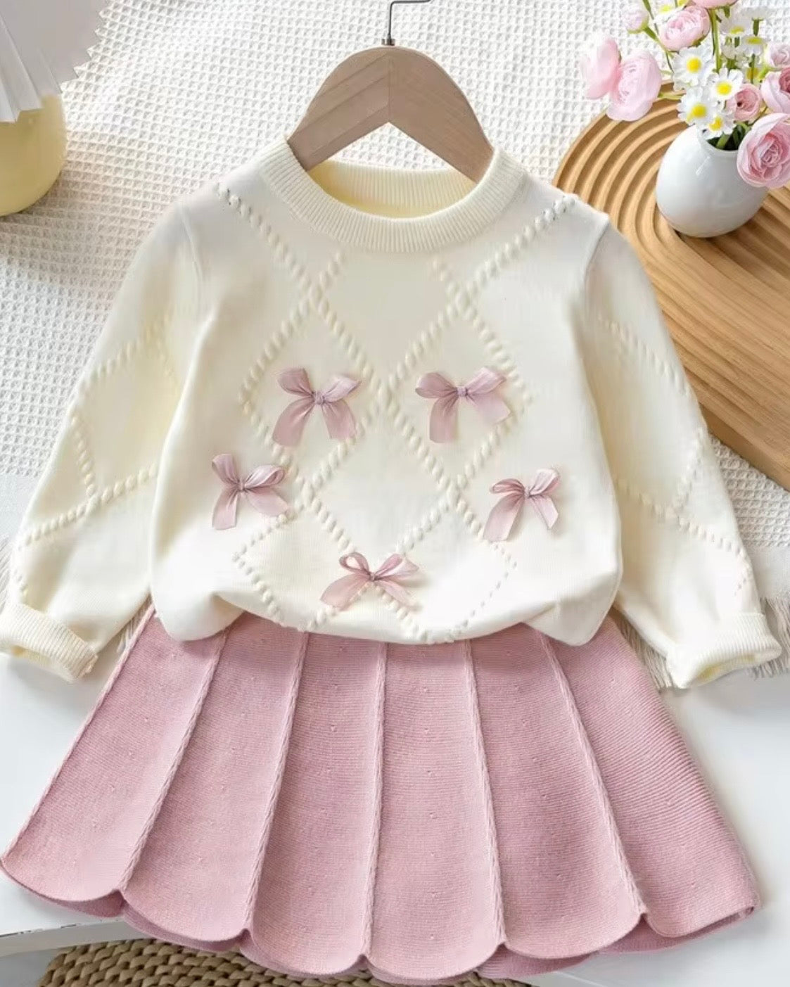 Girls’ Pink Bow Off-White Jacquard Cardigan & Pleated Skirt Setf