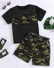 Summer Outfit - Camo Patchwork Design Breathable Short Sleeve Top And Camo Shorts