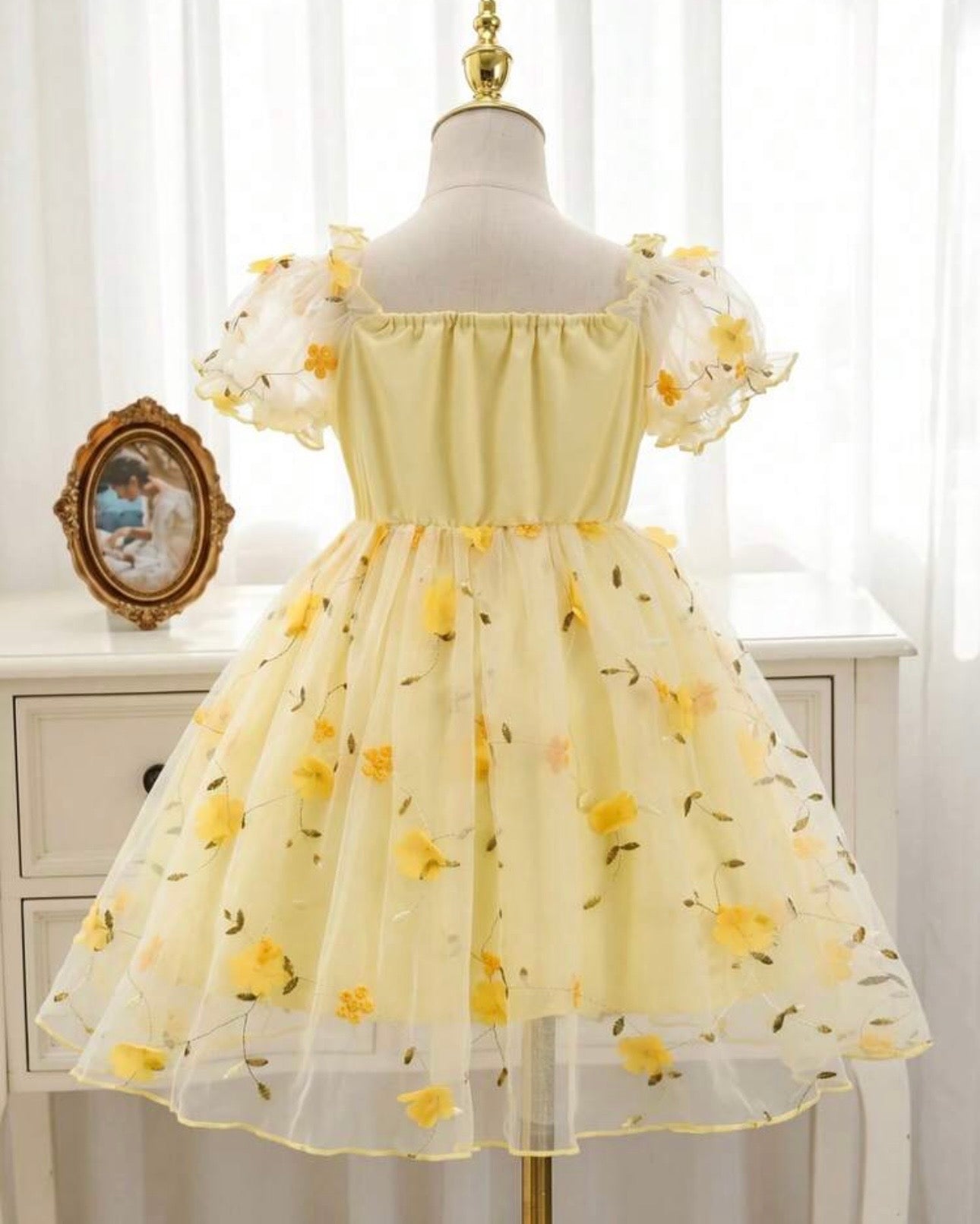Lemon Puff Sleeve Formal Party Tulle Dress with Cinched Waist