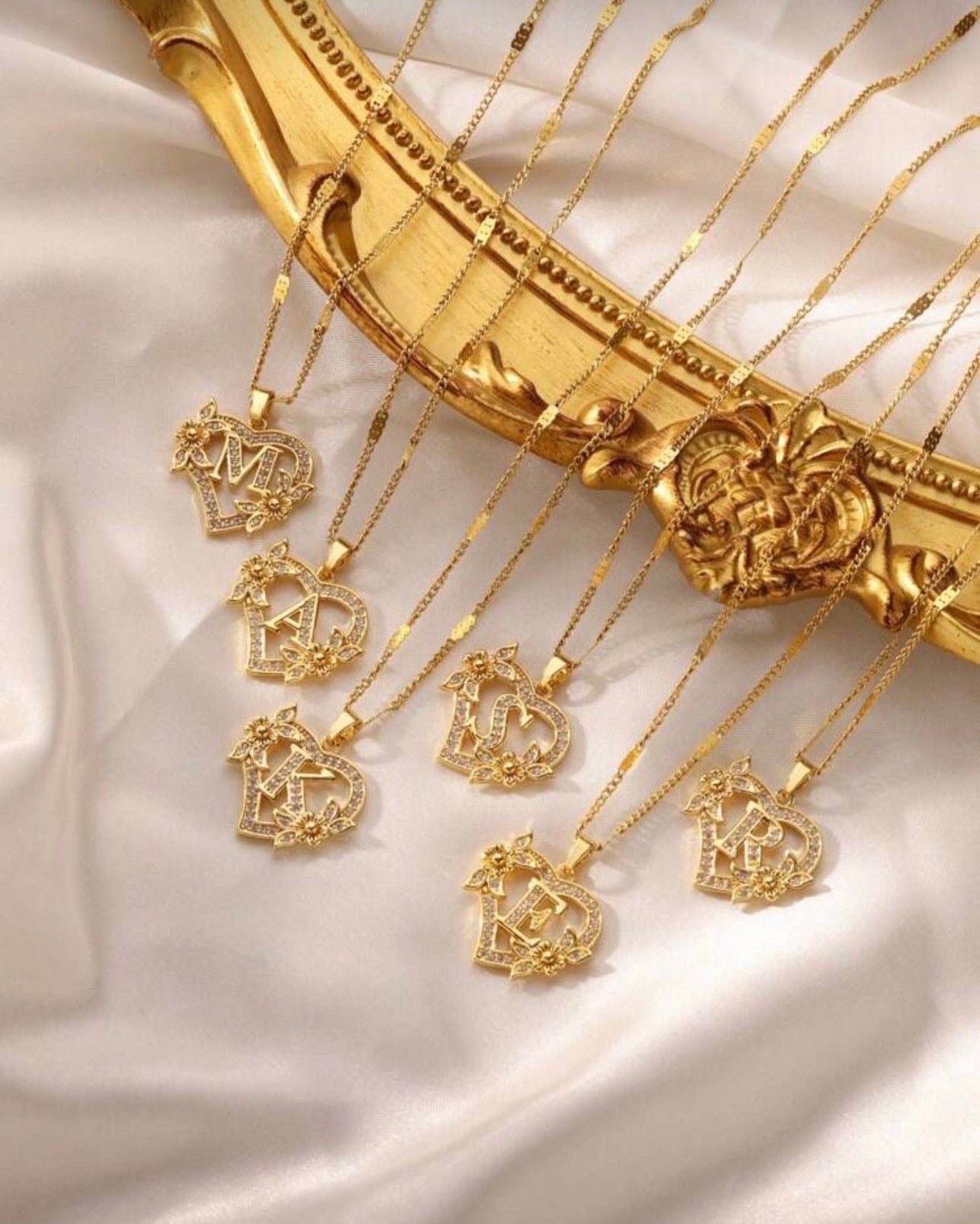 1pc Elegant Premium Quality Heart & Flower Alphabet Pendant Necklace