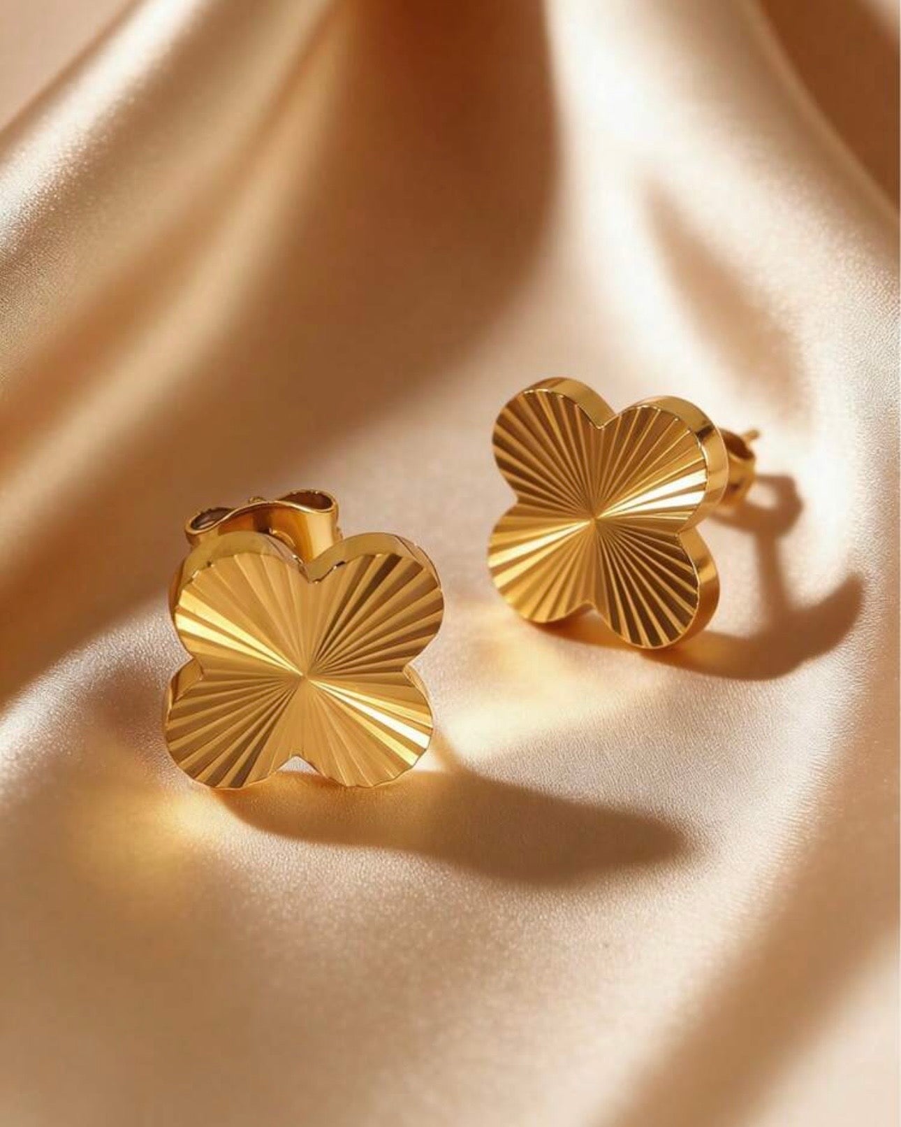 Luxury Four-Leaf Clover Earrings