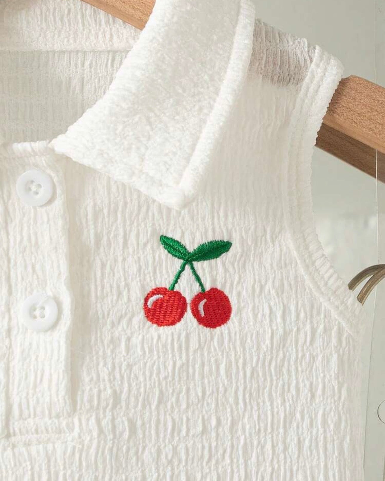 2pcs Baby Girl Cherry Embroidery Sleeveless Top & Short Pleated Skirt