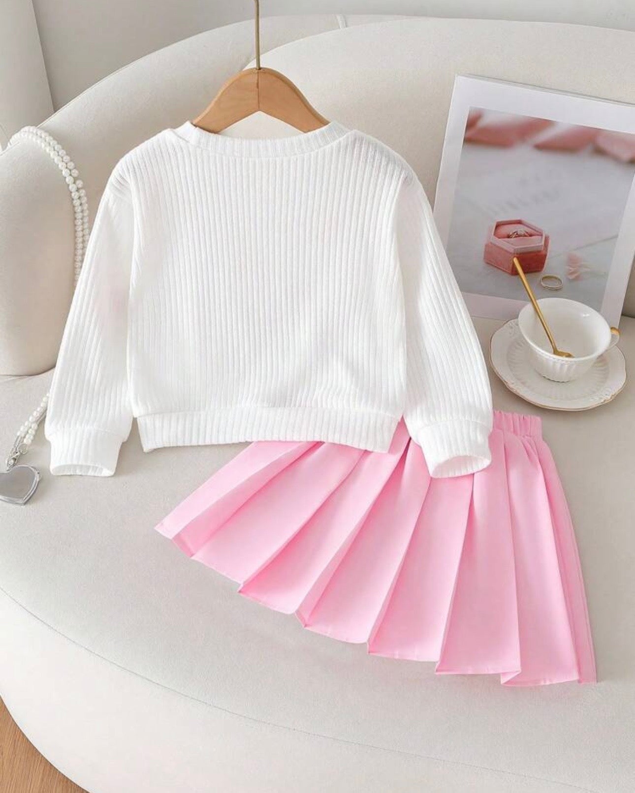 Girls 2PCS Floral 3D Pink Knitted Sweater & Pleated Skirt Set – European Style