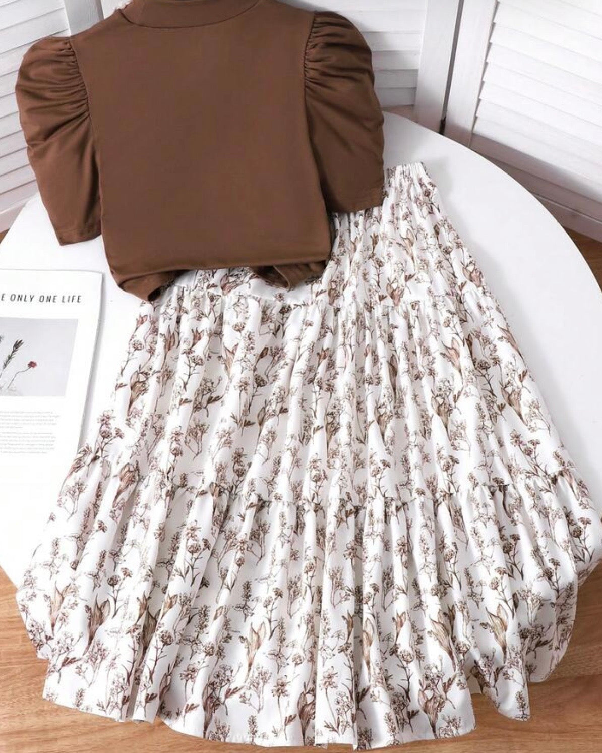 Tween Girl 2Pcs Outfit – Brown Faux Pearl Top & Floral Ruffle Skirt Set