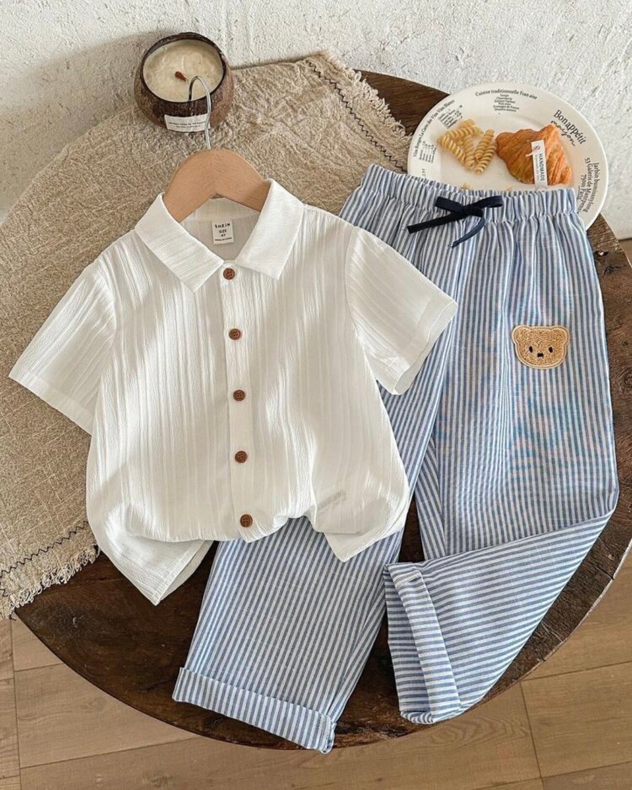 Young Boys 2-Piece Shirt & Sky Blue Bear Striped Pants Set