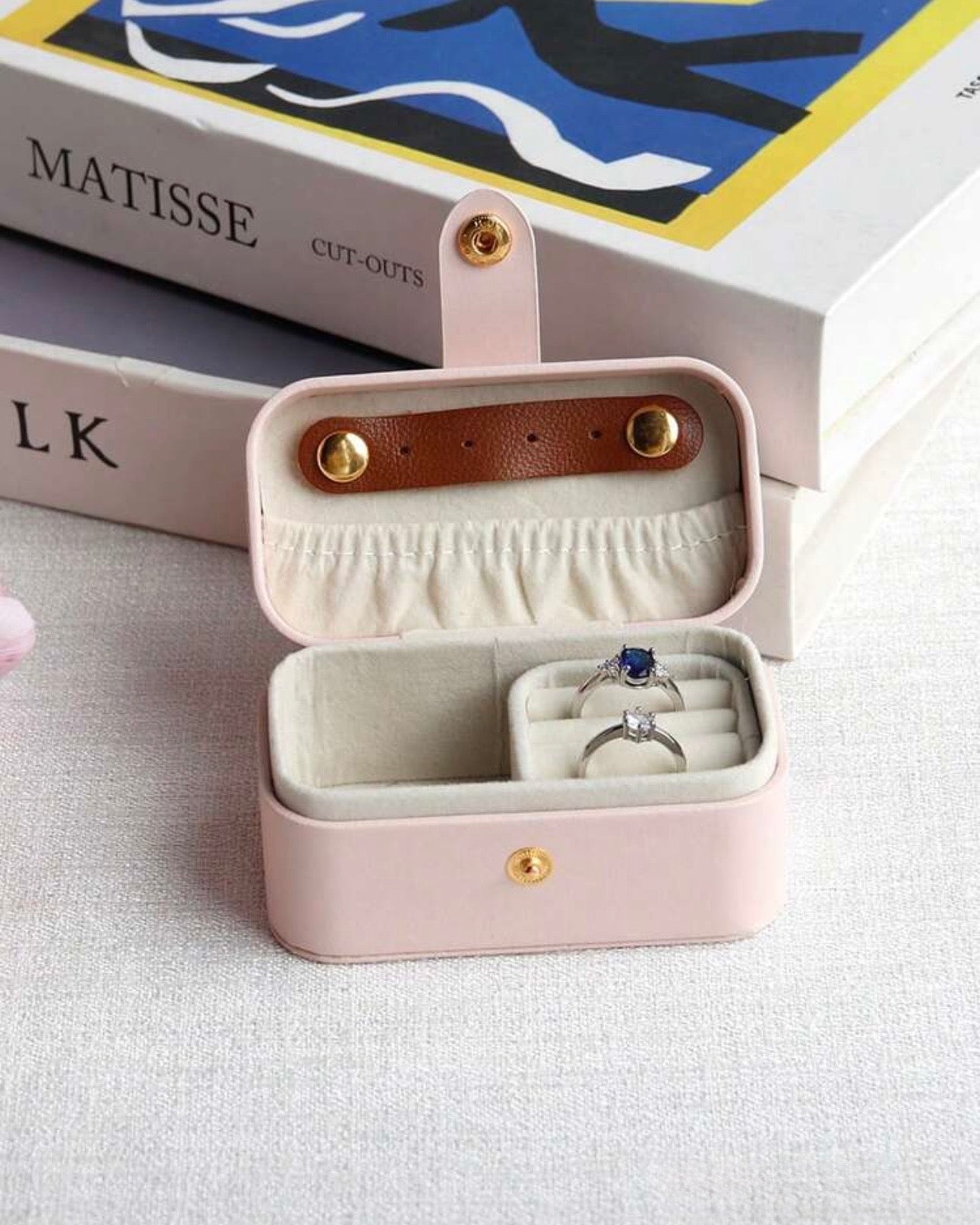 Portable Leather Jewelry Box Organizer Type B (White, Black, Pink)