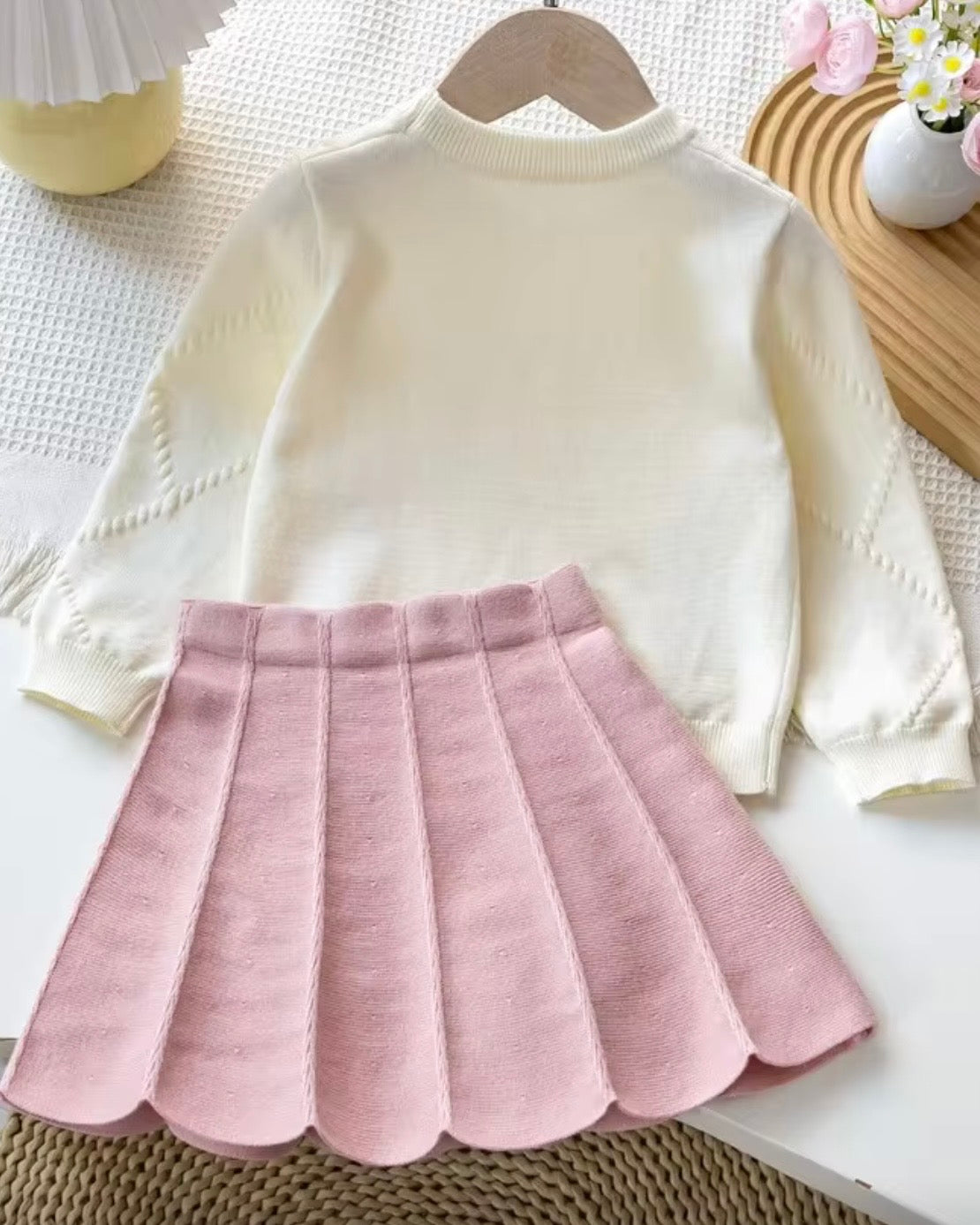 Girls’ Pink Bow Off-White Jacquard Cardigan & Pleated Skirt Setf