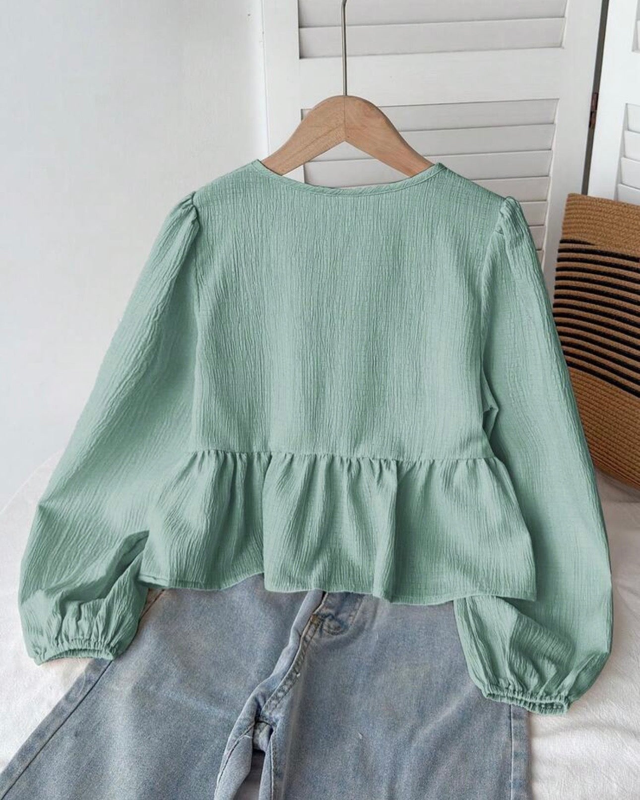 Tween Girls Green Textured Bow Tie Long Sleeve Shirt