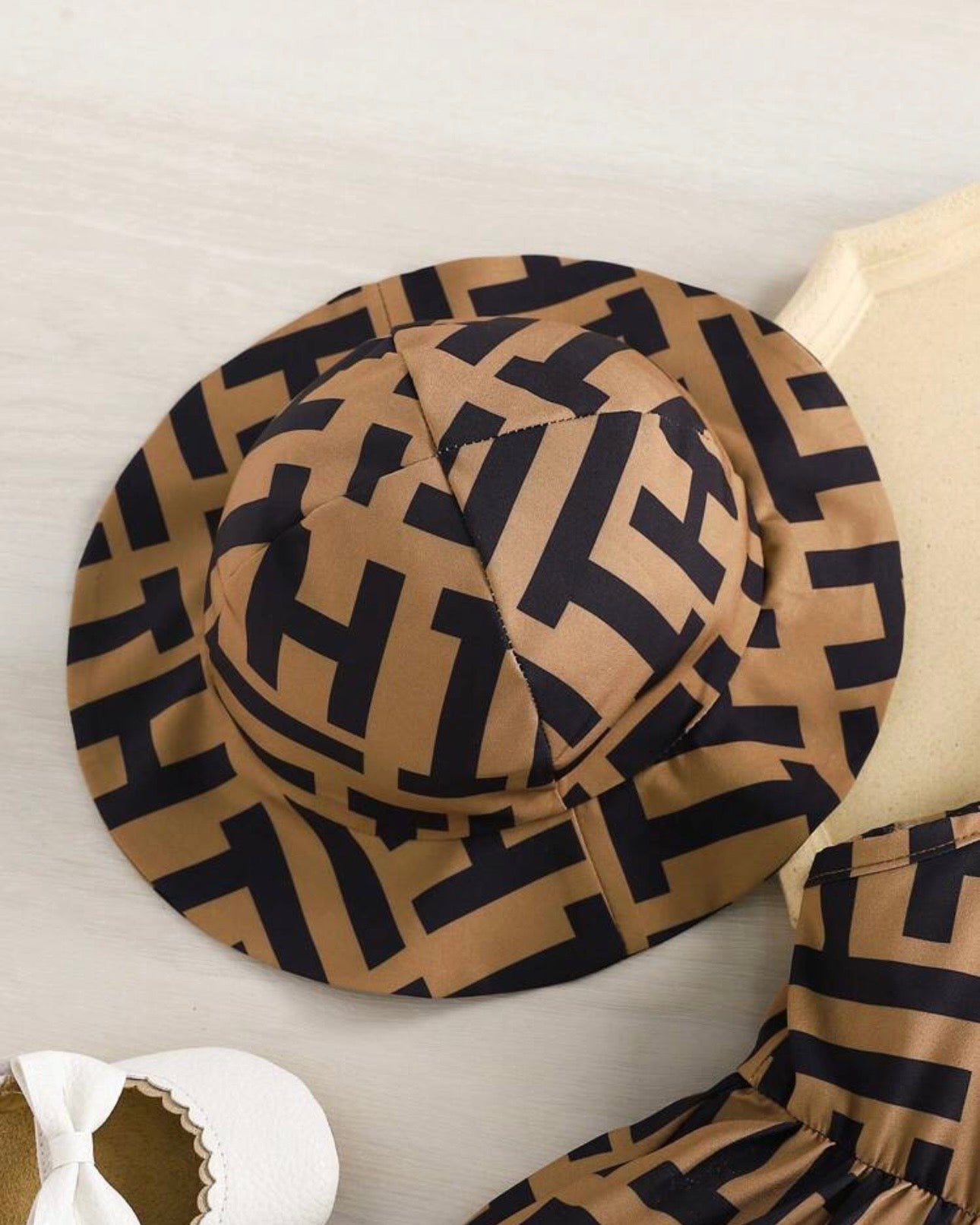 Baby Girl Letter Print Dress With Hat 2-Piece Set