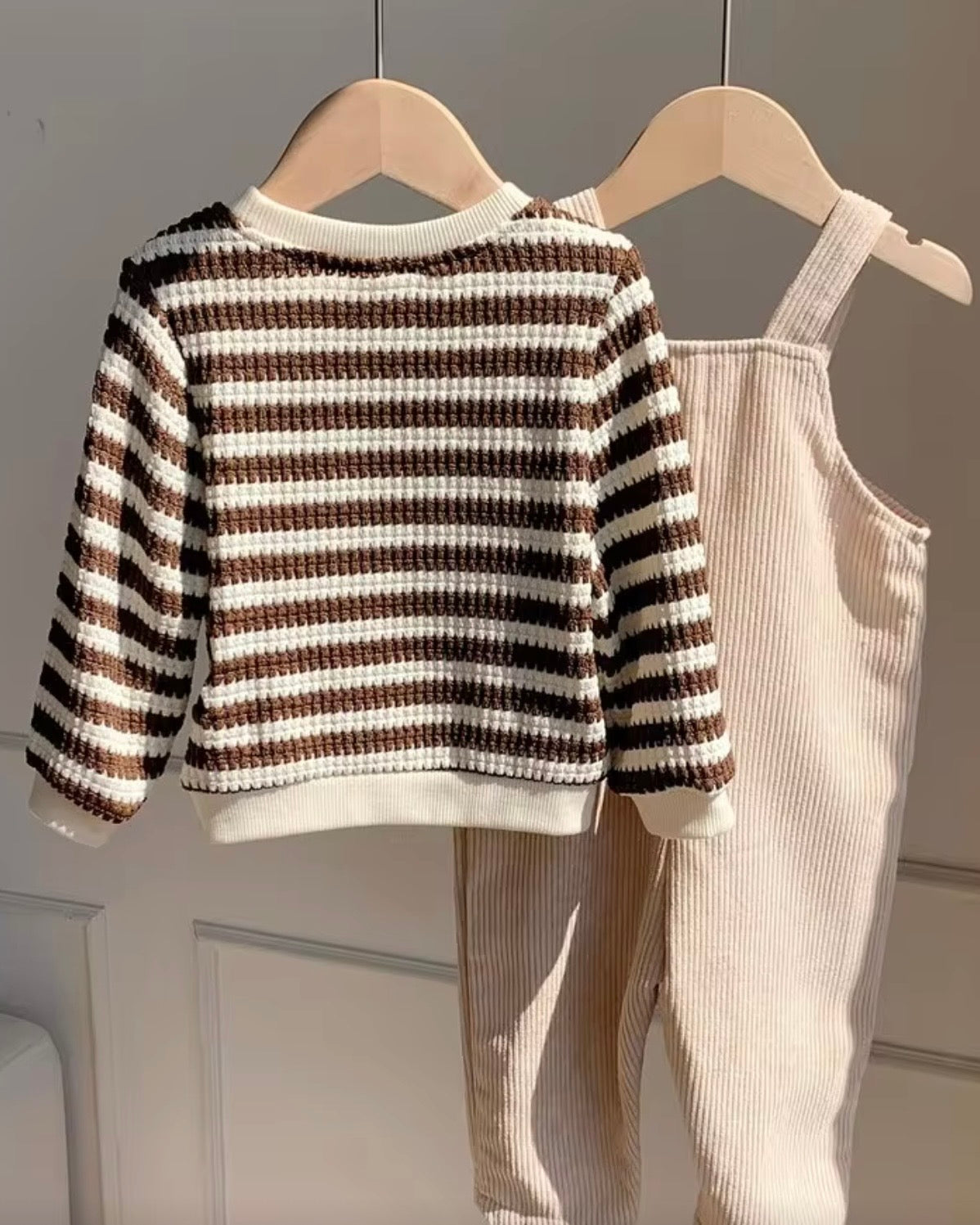 Baby Boy Mama’s Baby Knit Sweatshirt & Skin Plaid Corduroy Overalls