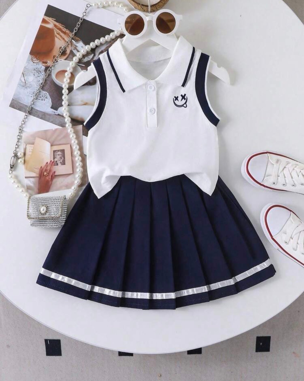 Cartoon Print Polo Vest And Pleated Skirt Casual Outfit For Girls