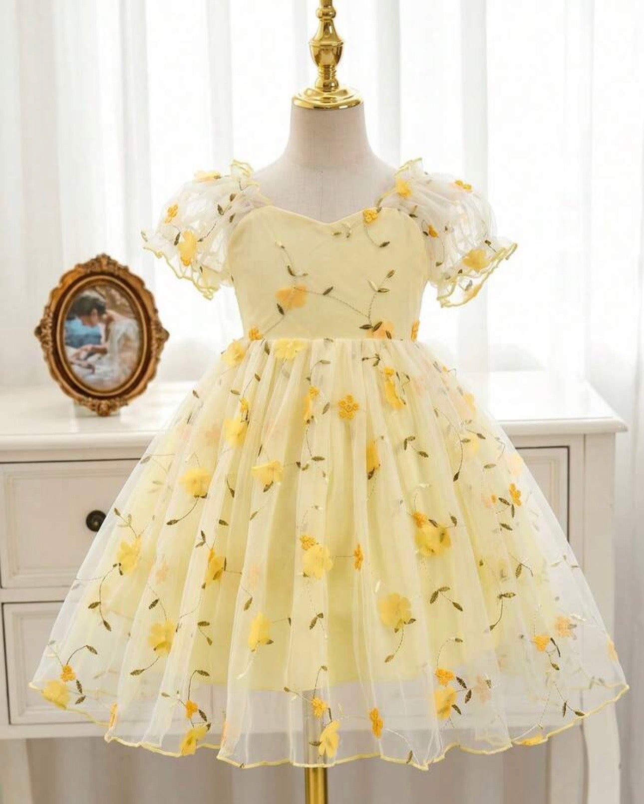 Lemon Puff Sleeve Formal Party Tulle Dress with Cinched Waist