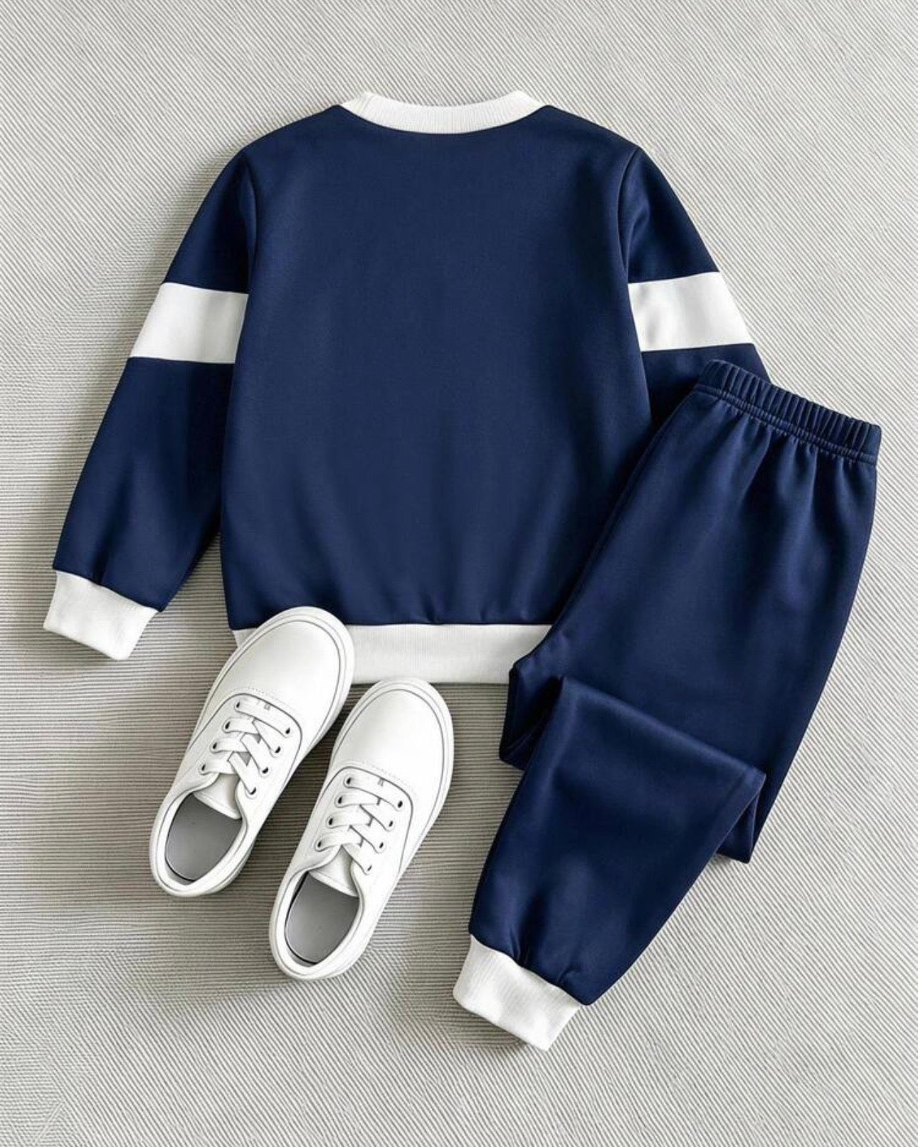 Boys Sports Style Long Sleeve Sweatshirt & Sweatpants