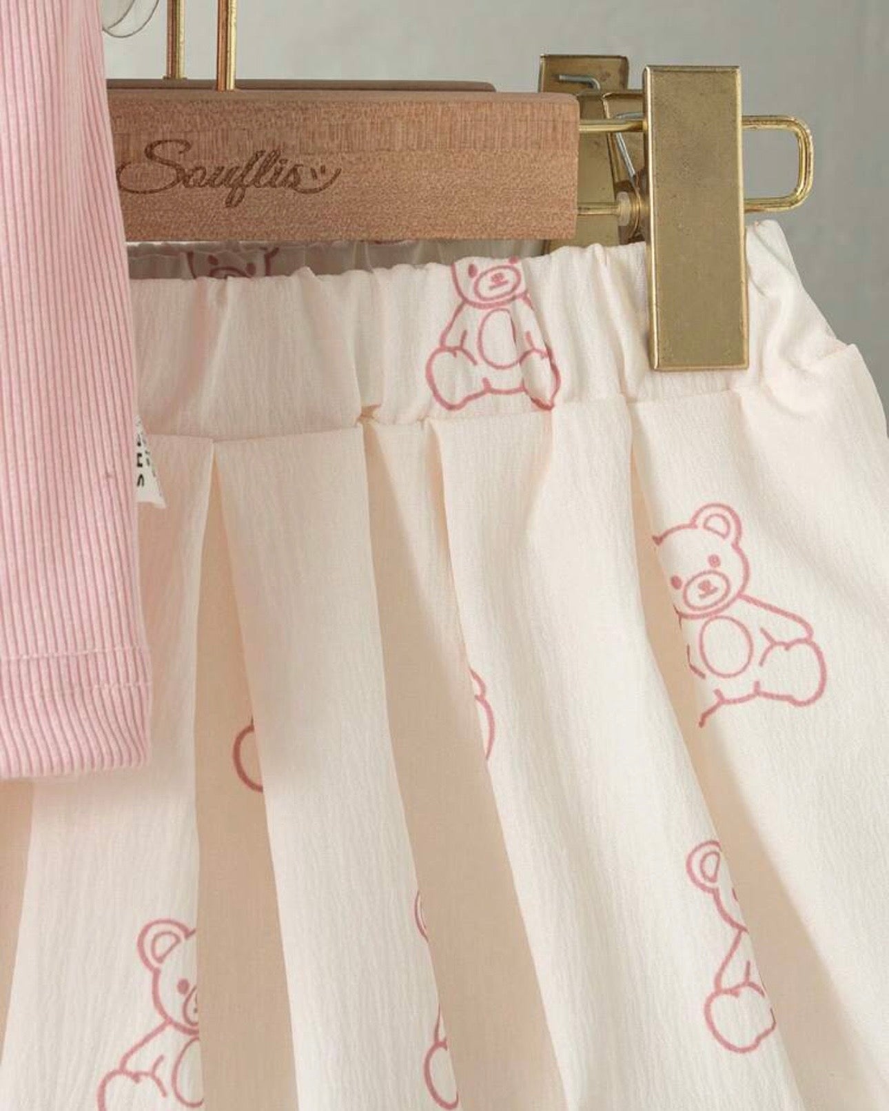2pcs Pink Baby Girl Bear Embroidery Sleeveless Top and Off-White Pleated Skirt
