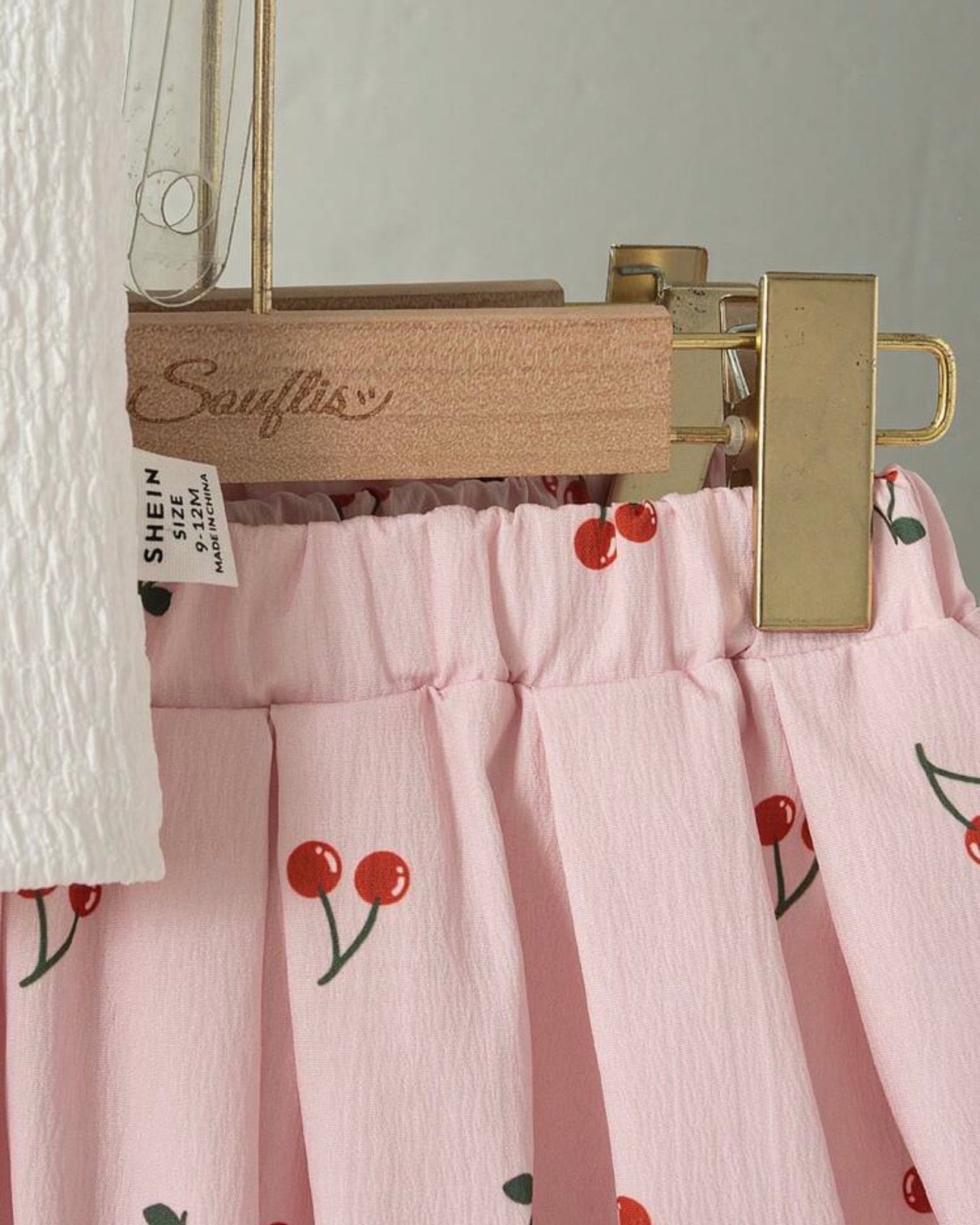 2pcs Baby Girl Cherry Embroidery Sleeveless Top & Short Pleated Skirt