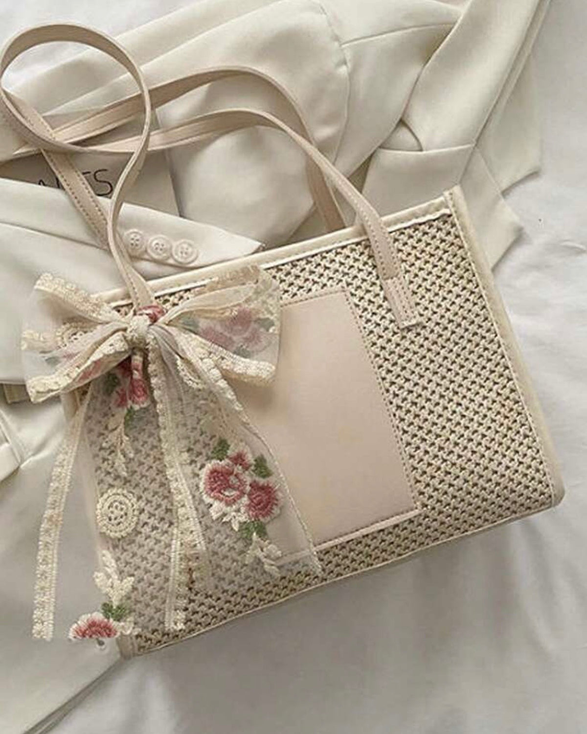 Women’s Large Capacity Straw Tote Bag with Scarf