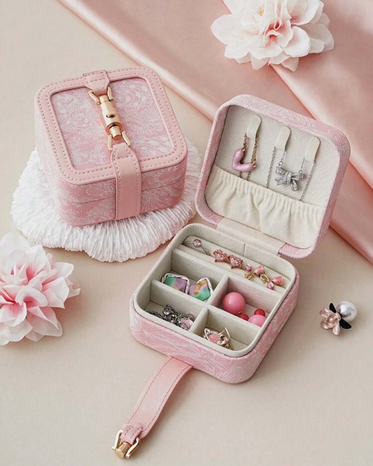 French Style Elegant Floral Leather Jewelry Box – Pink/Blue