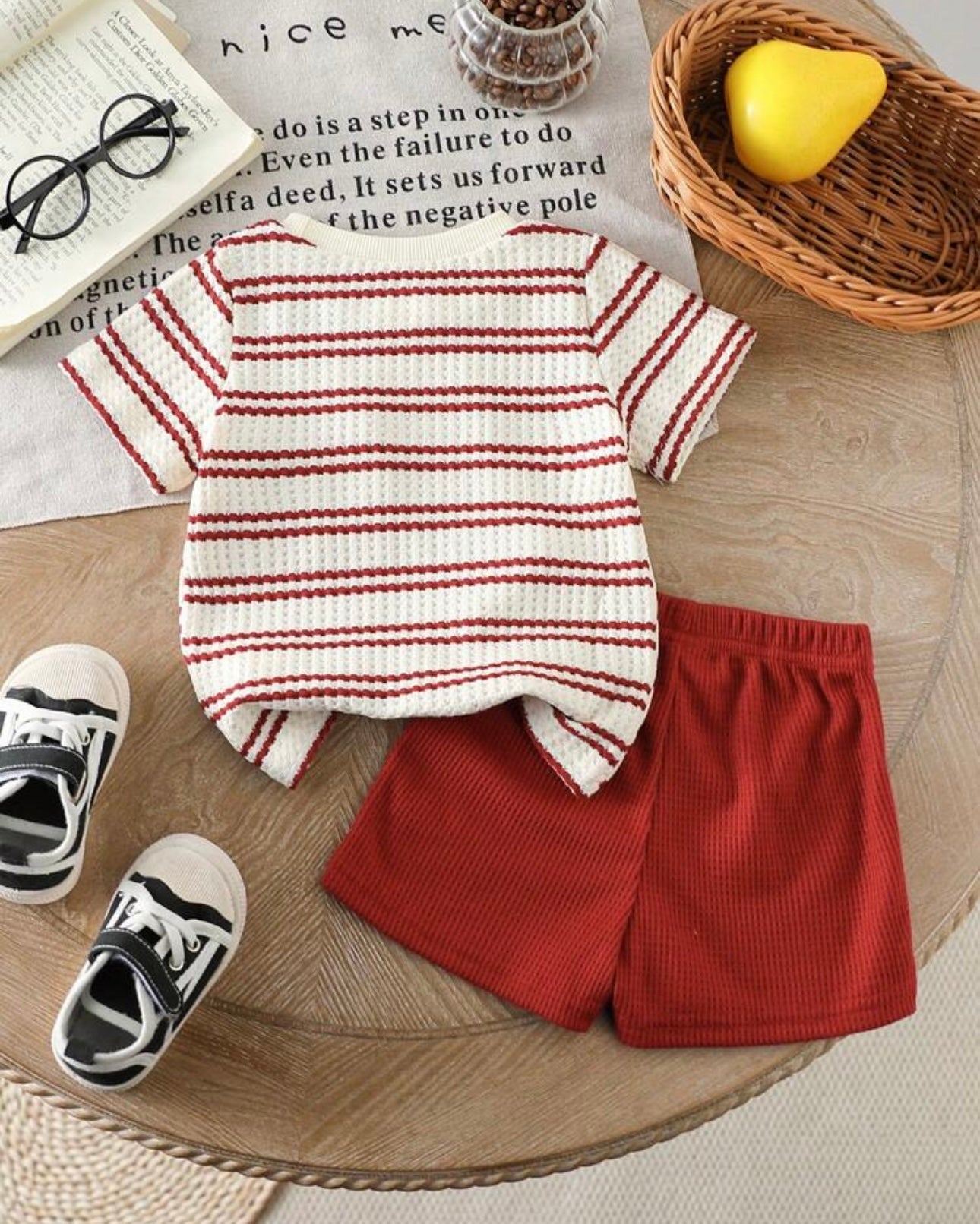 2pcs Knit Round Neck Short Sleeve T-Shirt And Red Shorts Set