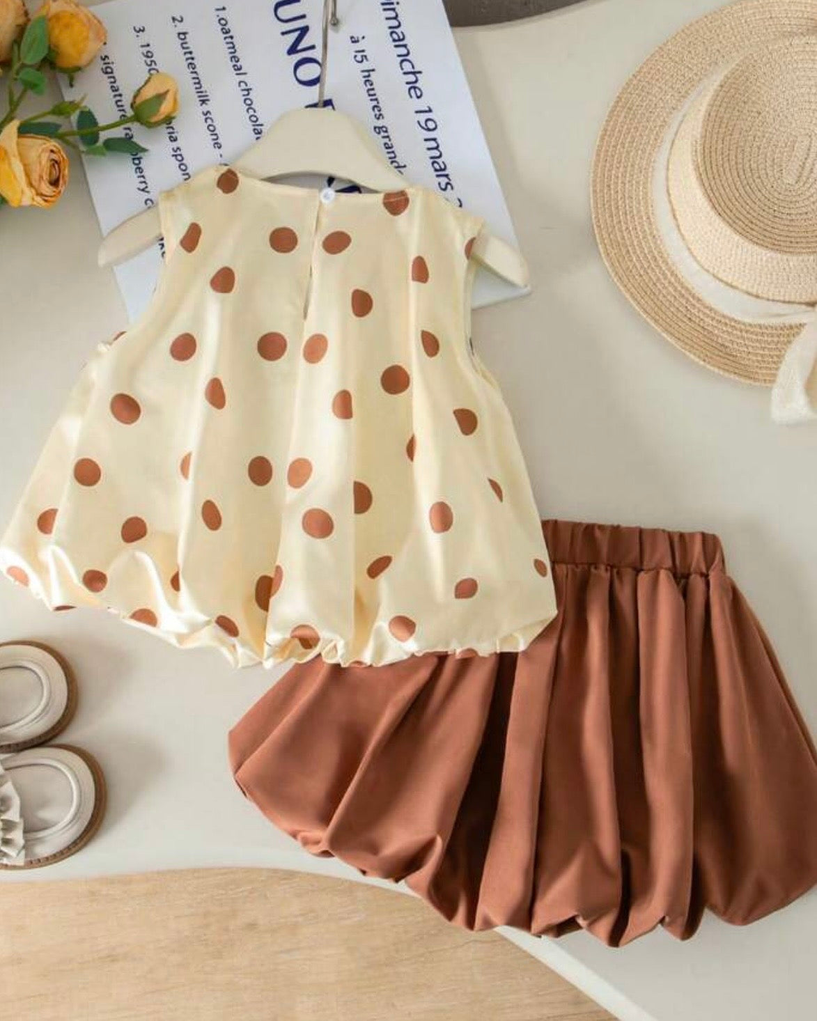 Girls 2-Piece 3D Bow Brown Sleeveless Top & Brown Bloom Shorts Set