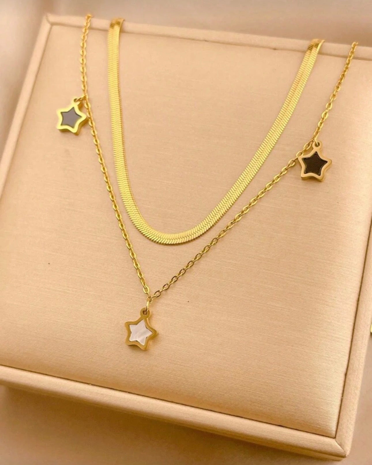 Double Layered Star Shaped Necklace
