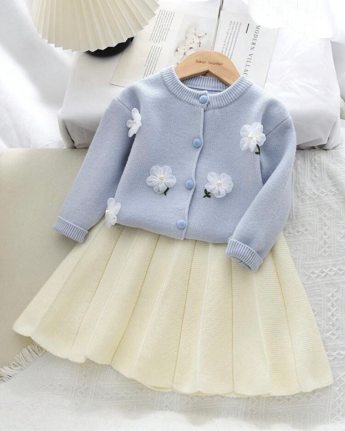 Girls' Blue Long Sleeve Floral Pom Pom Decorated Sweater And Pleated Skirt
