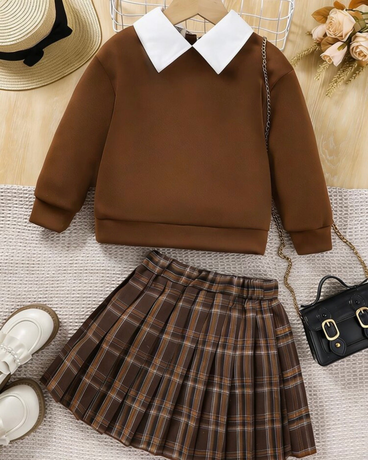 Young Girl Contrast Collar Sweatshirt & Plaid Pleated Skirt