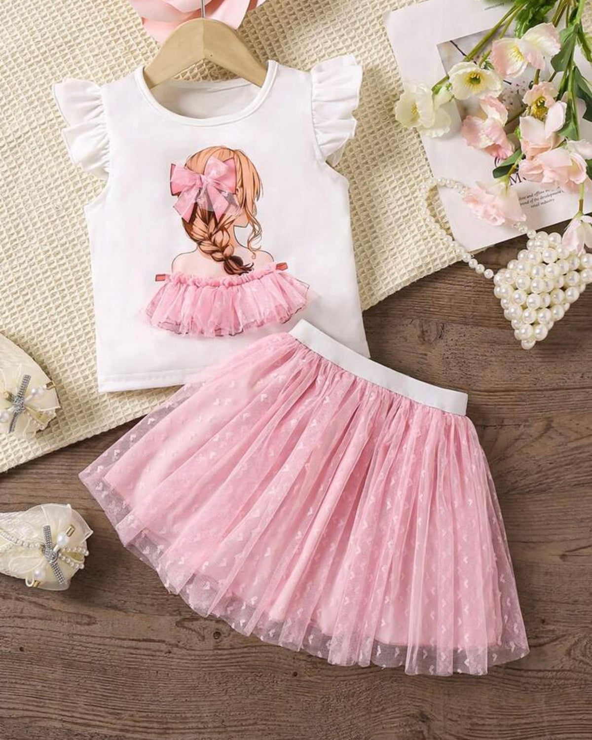 Girls Cartoon Print Mesh Splice Cap Sleeve Top And Heart Mesh Skirt