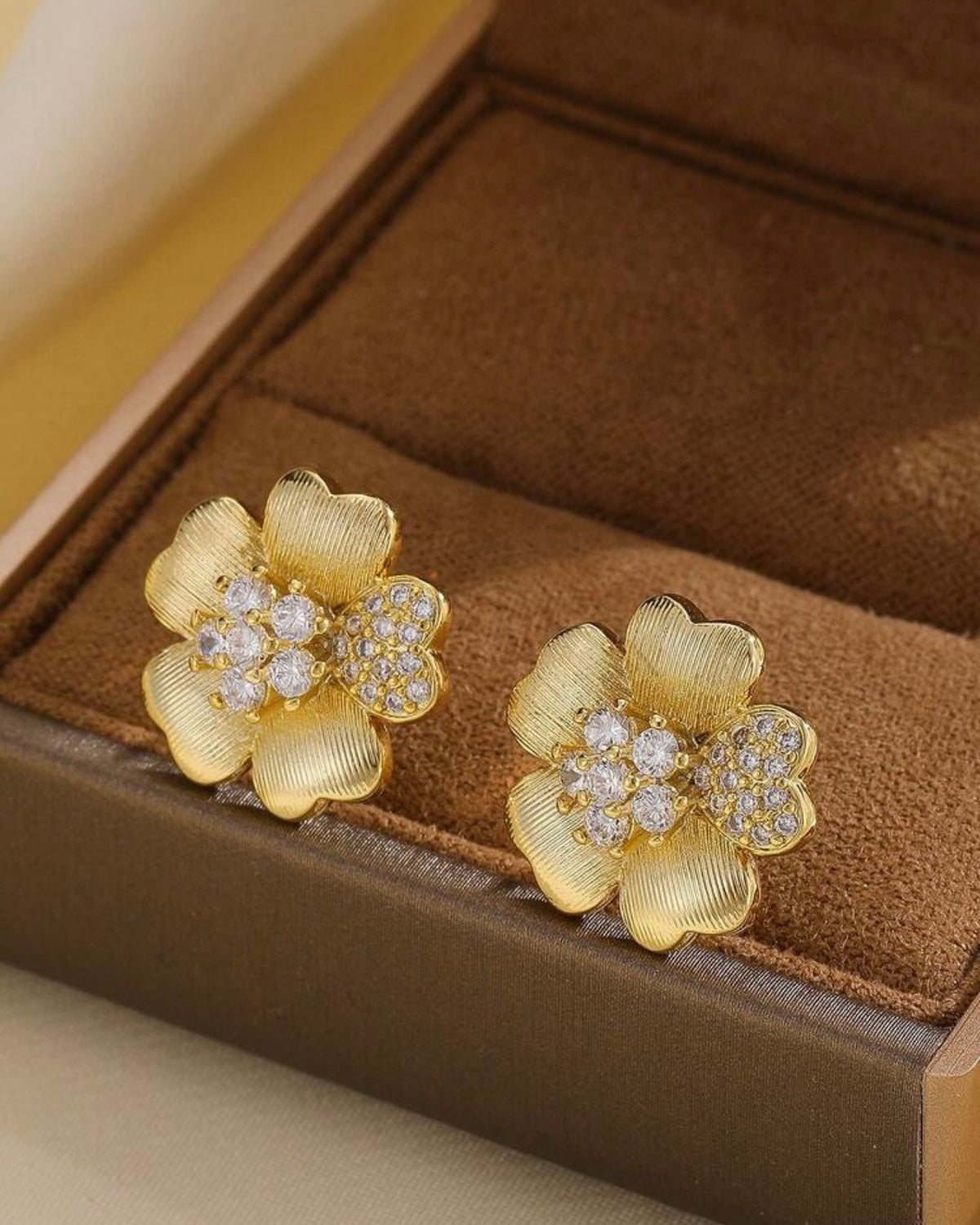 High Quality Stylish Floral Earrings Set