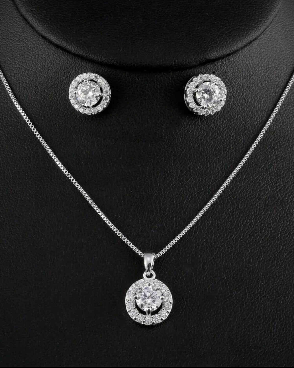 Classic Round & Cubic Zirconia Platinum Plated Women's Necklace & Earrings Jewelry Set