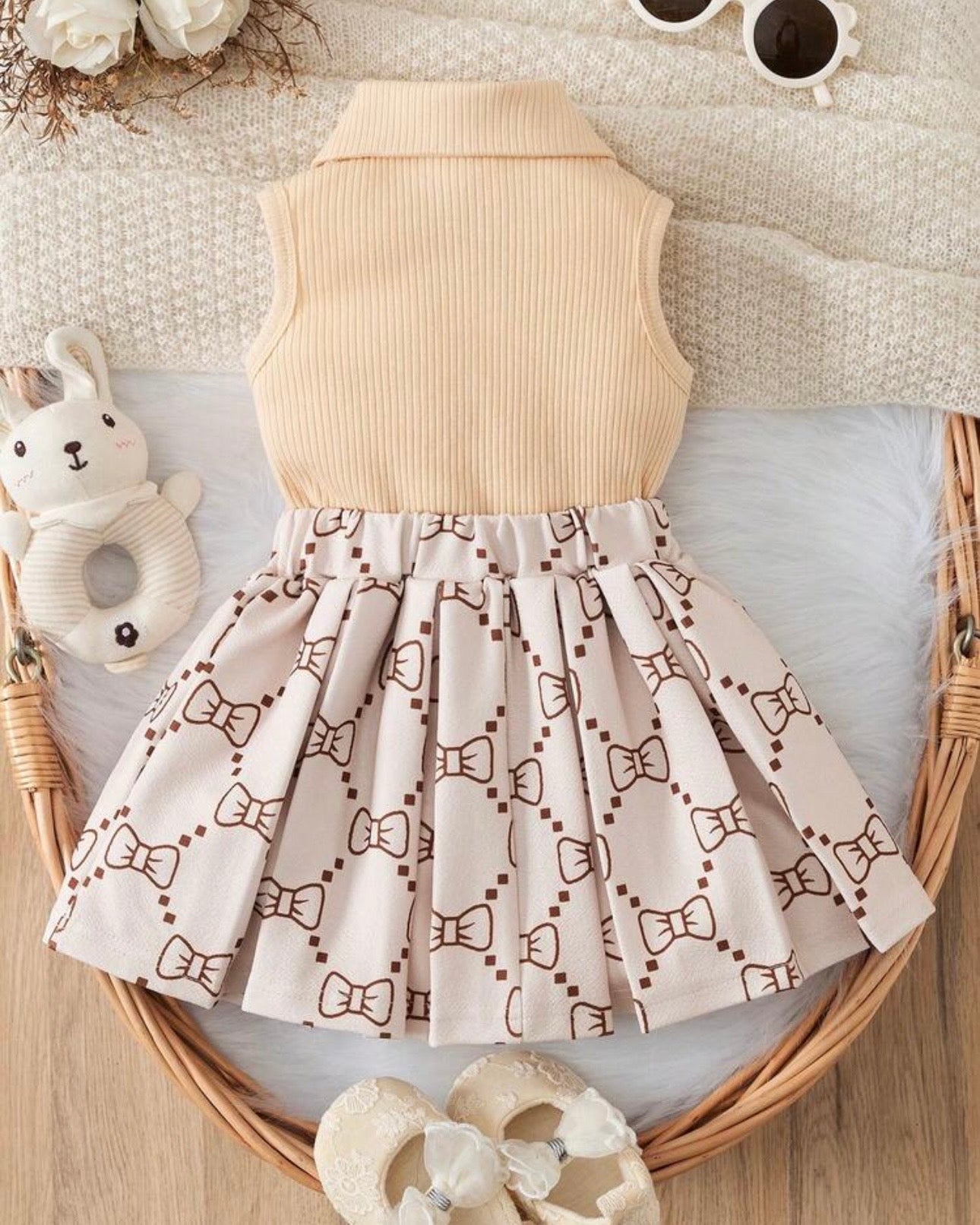 2pcs Beige Baby Girl Bowknot-Shape Embroidery Sleeveless Top&Short Pleated Skirt