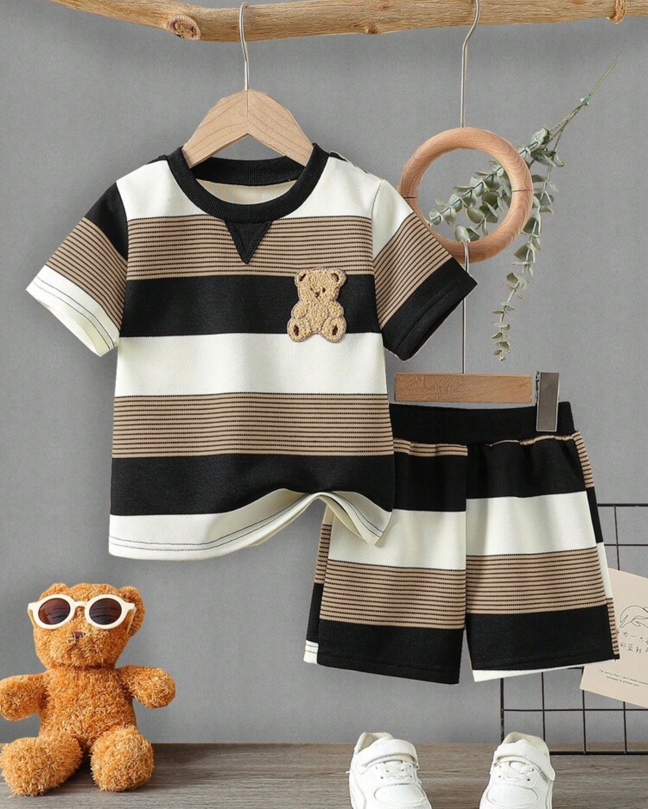 2pcs Striped Contrast Color Bear Embroidered Top + Striped Shorts