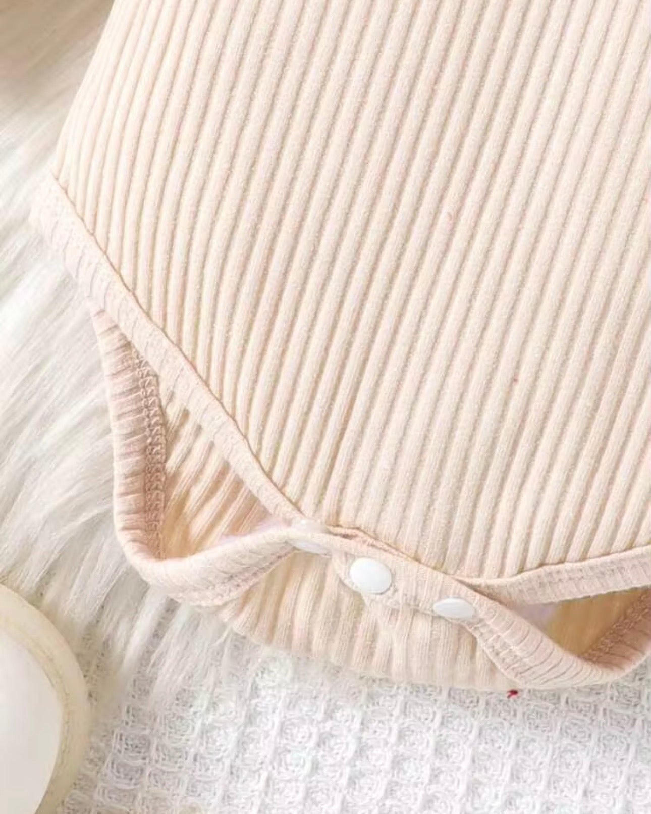 2pcs Baby Girl Long Sleeve Bodysuit & Burgundy Overall Dress Set