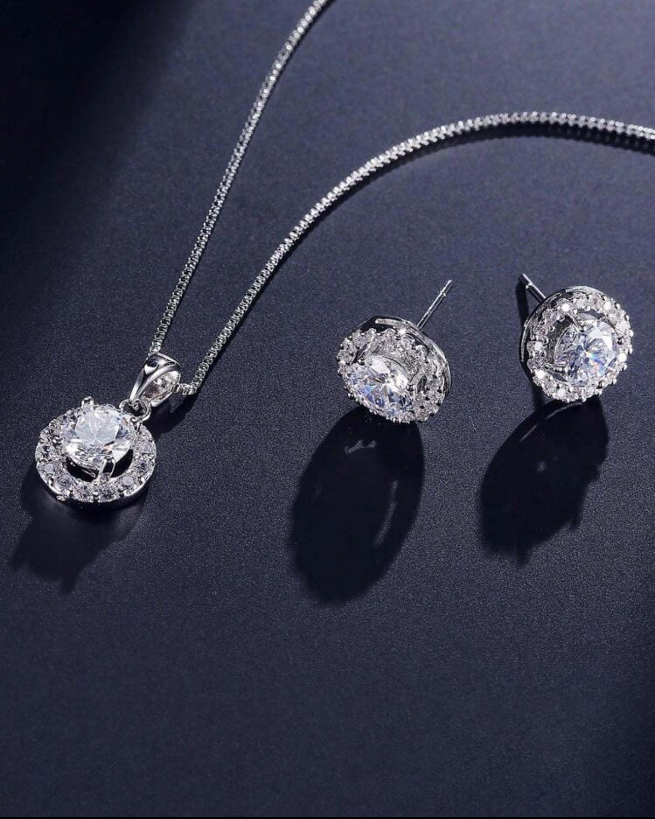 Classic Round & Cubic Zirconia Platinum Plated Women's Necklace & Earrings Jewelry Set