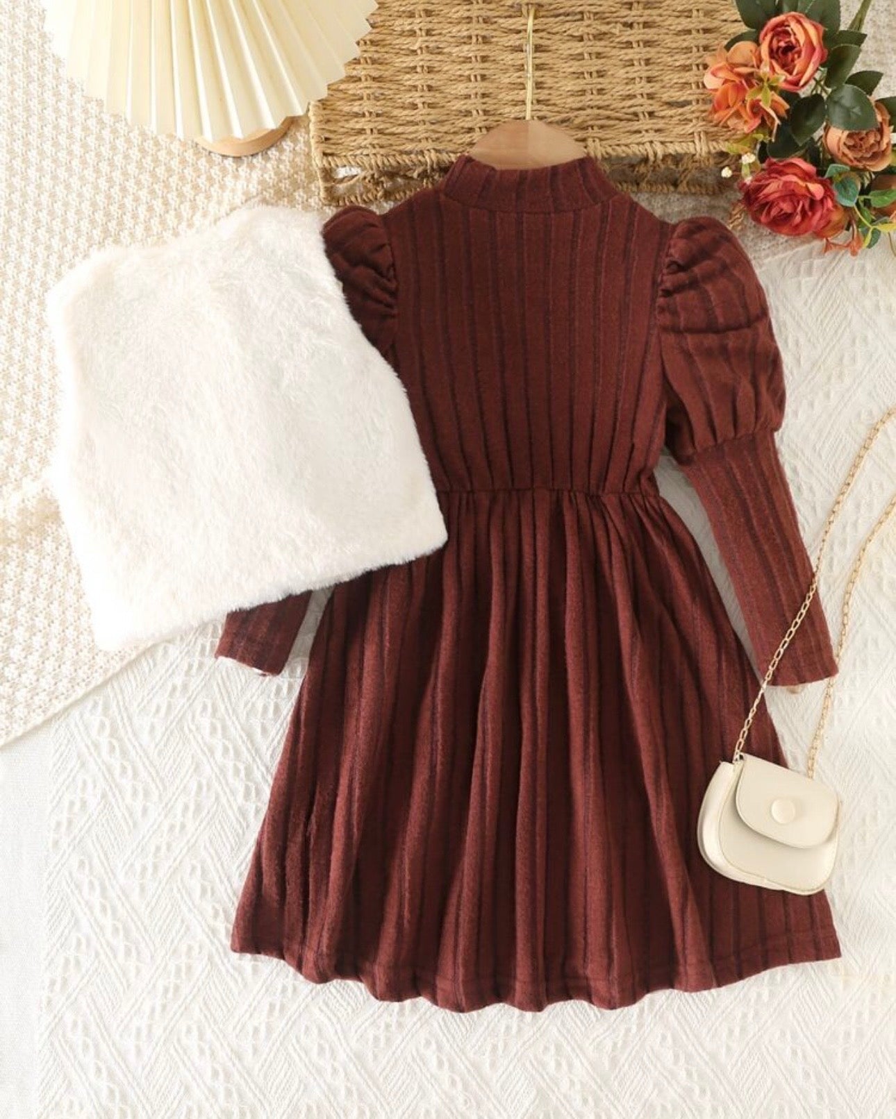 Girls Brown Puff Sleeve Waist Cinch Textured Dress & Fluffy Bow Decor Gilet Set