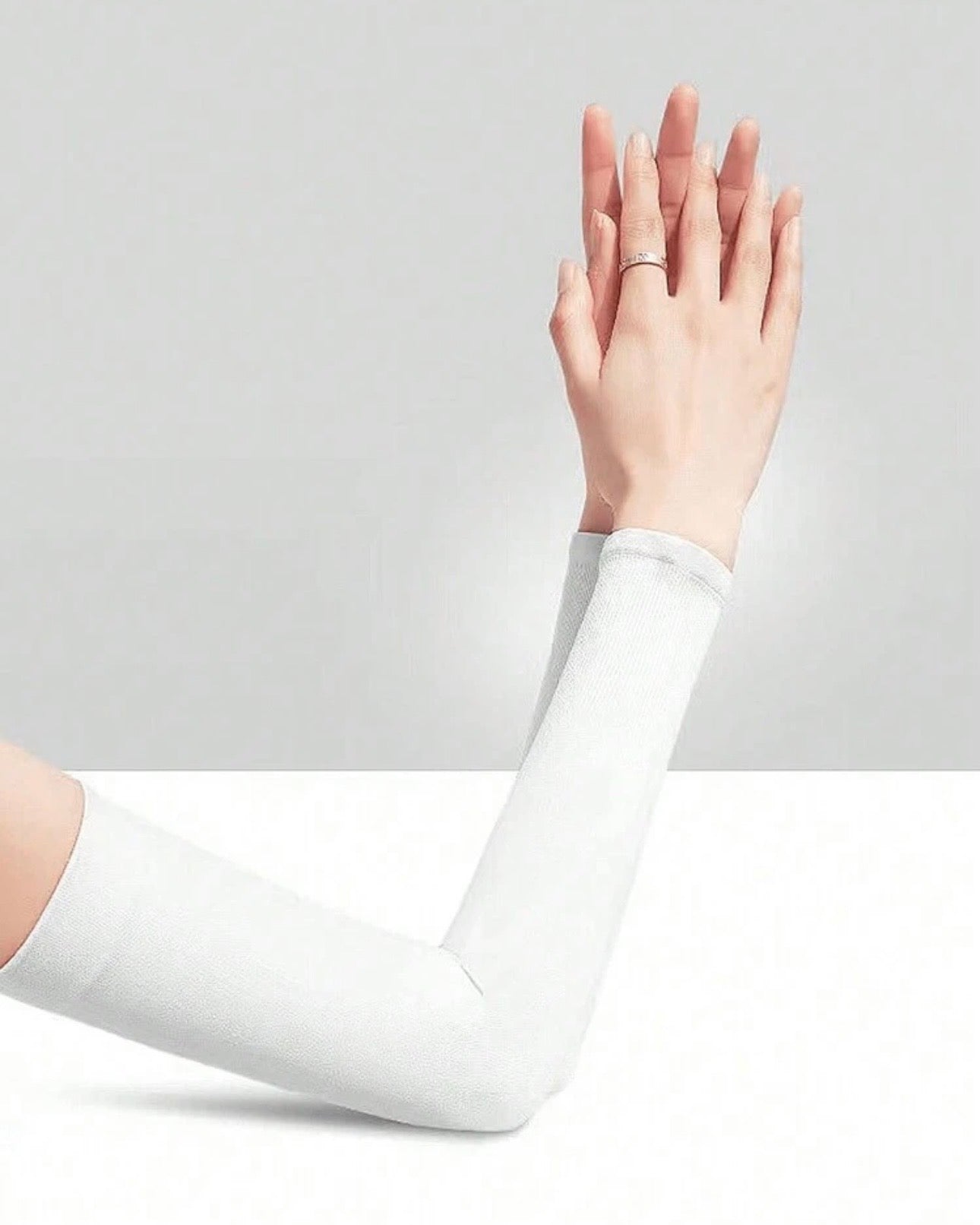 1 pair of Women’s Straight Fabric Sun Protection Sleeves
