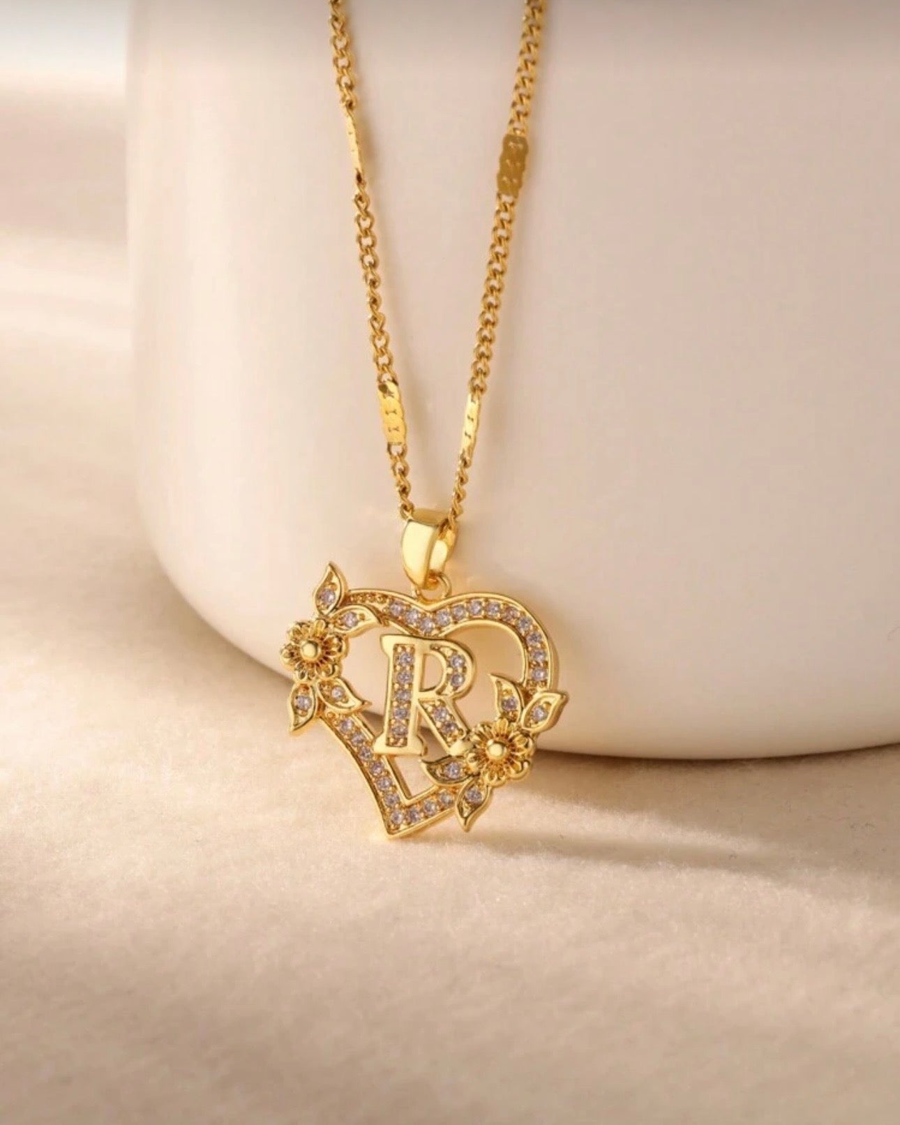 1pc Elegant Premium Quality Heart & Flower Alphabet Pendant Necklace