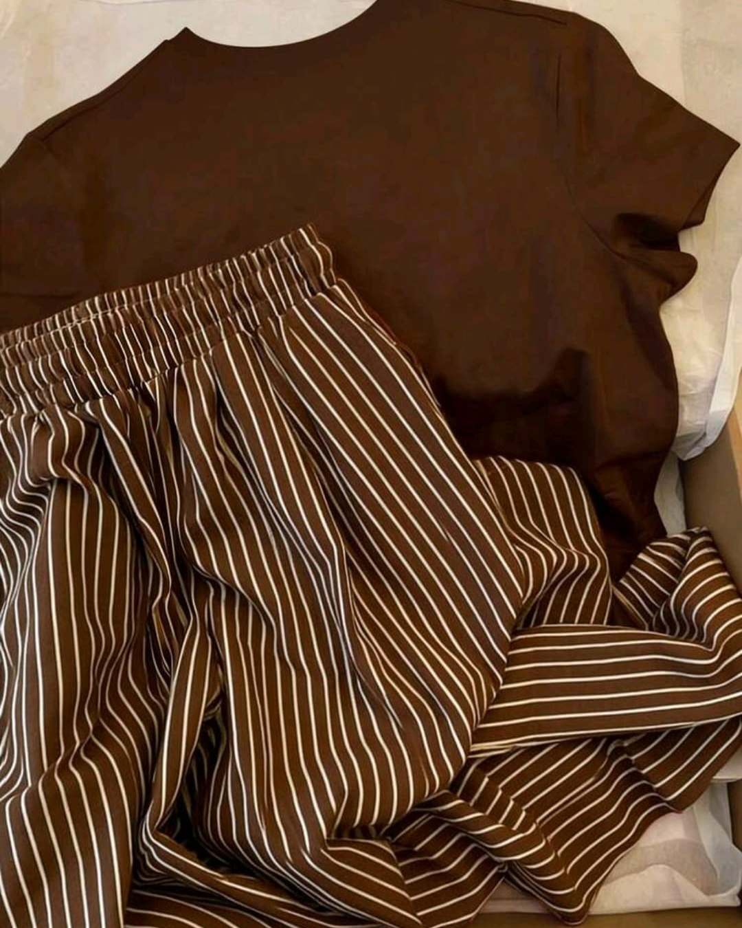 2pcs Women Summer Casual Bear Print Round Neck T-Shirt & Striped Pants Set