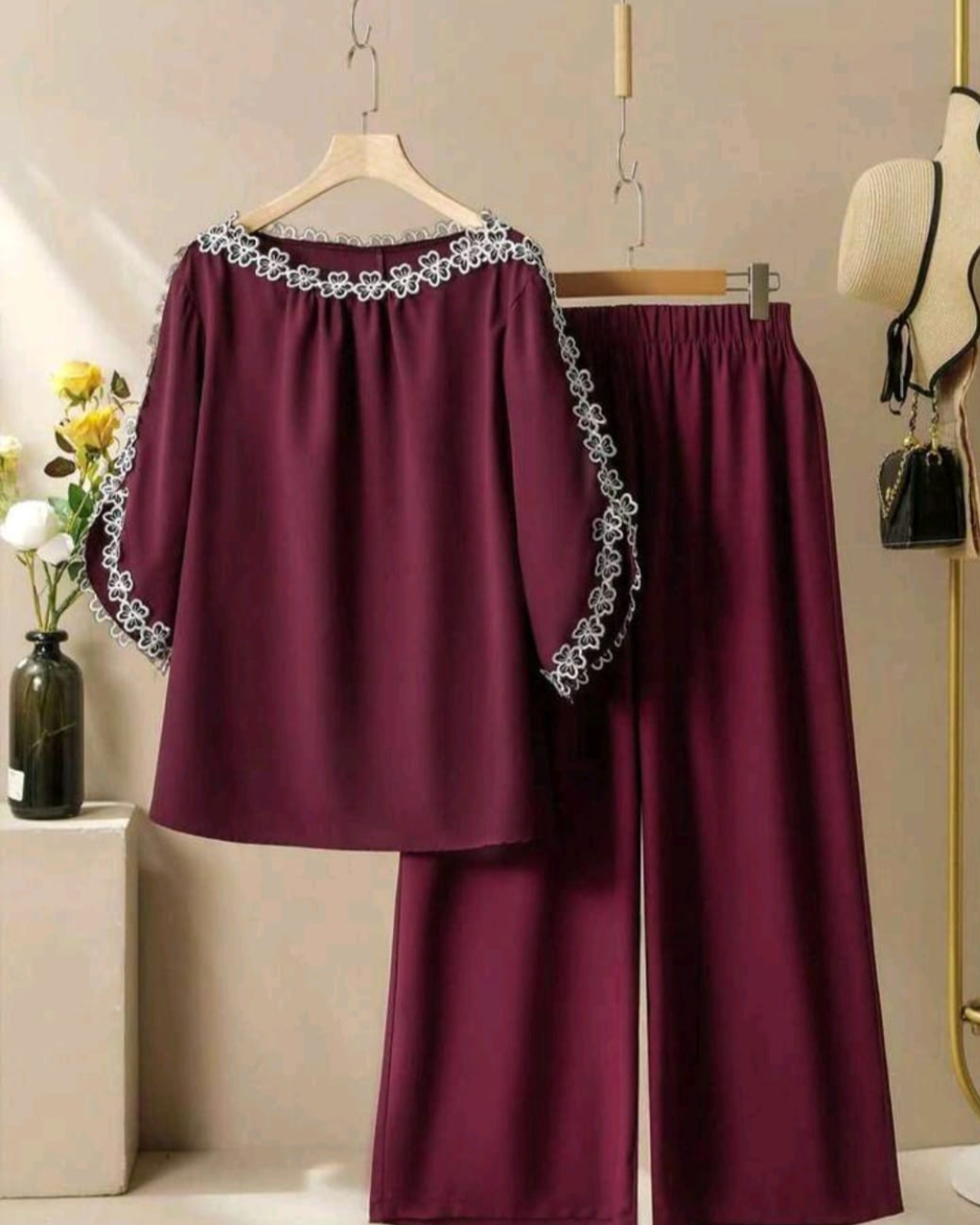 Women’s 2pcs Casual Comfy Plus Size Set with Flower Decor