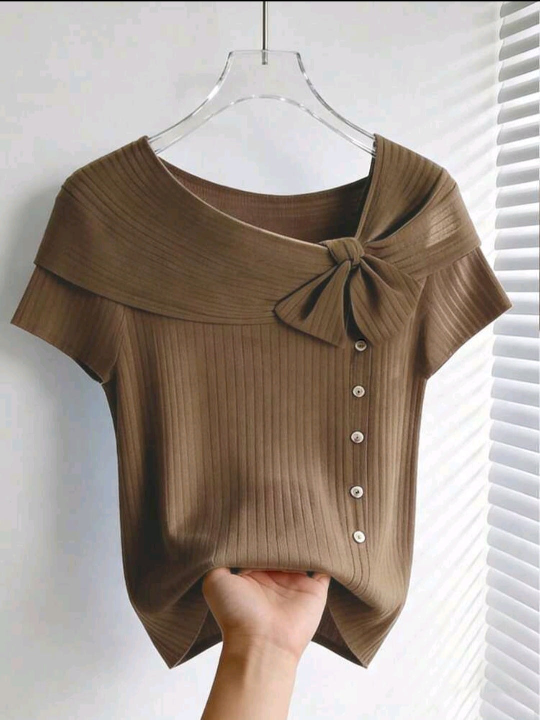 Women’s Brown Asymmetric Bow Decor Casual T-Shirt
